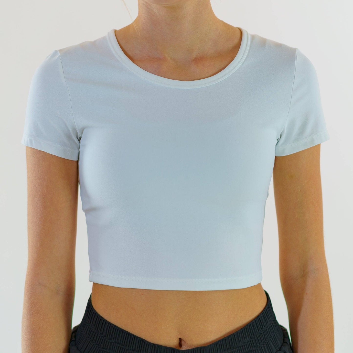 Round Neck Seamless Crop (White)