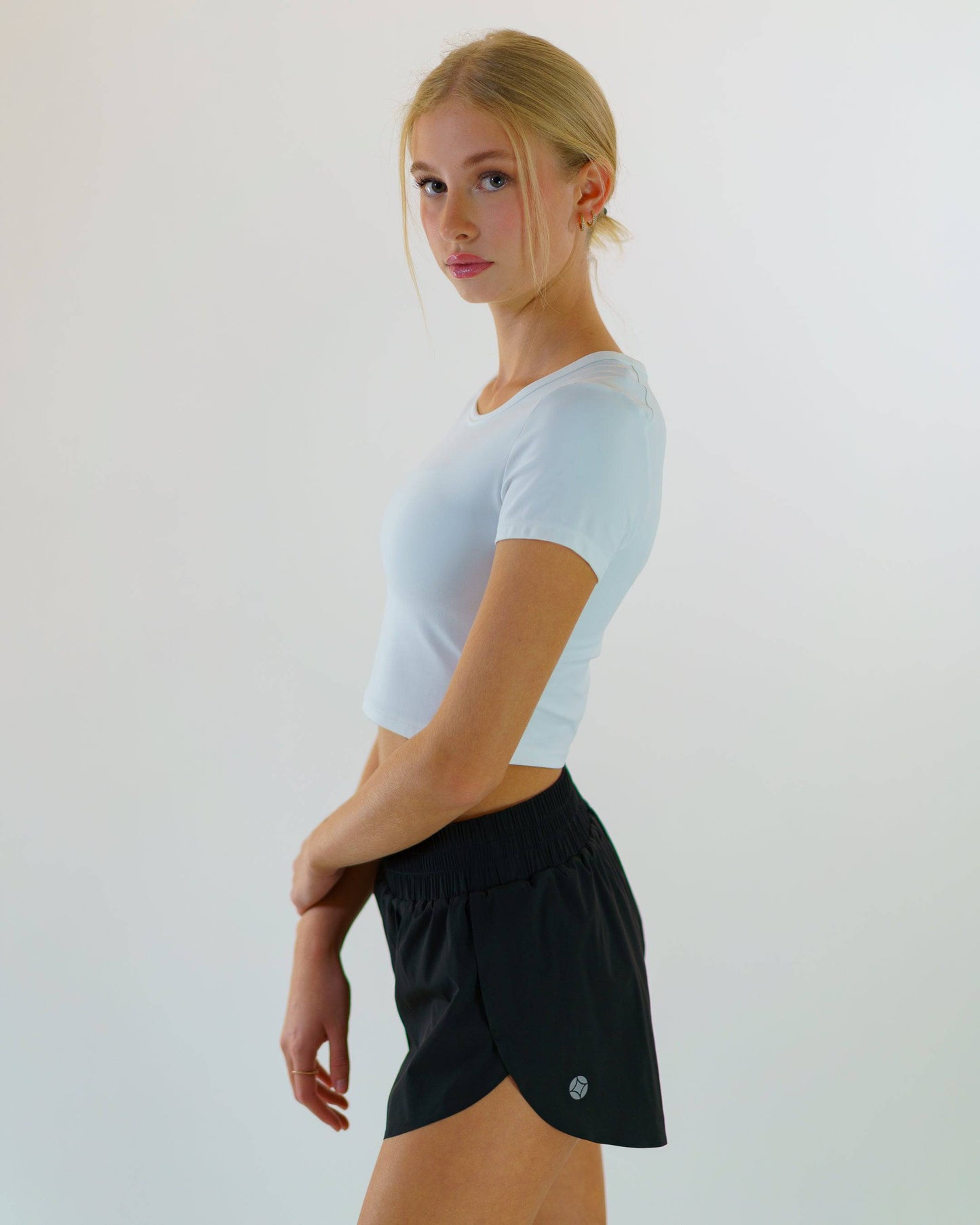 Round Neck Seamless Crop (White)