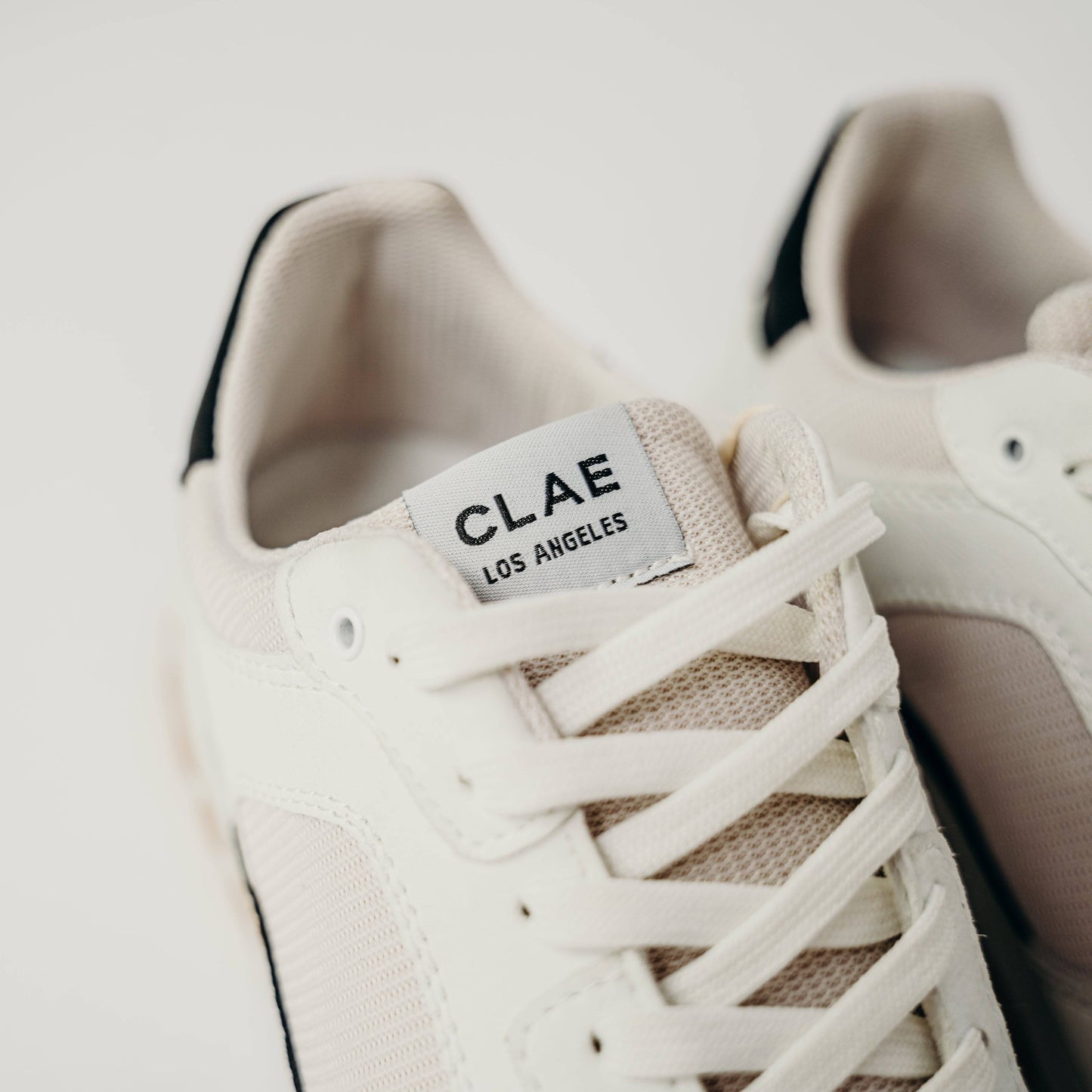 Clae Joshua Vegan (White/Black)