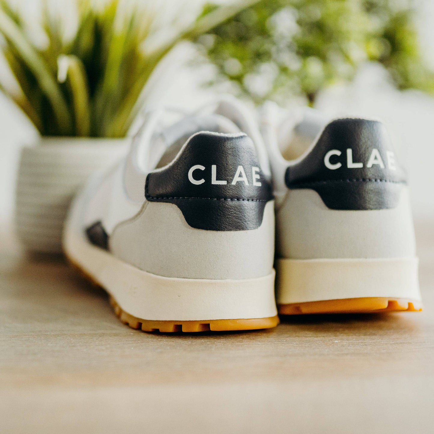 Clae Joshua (Microchip White/Navy)