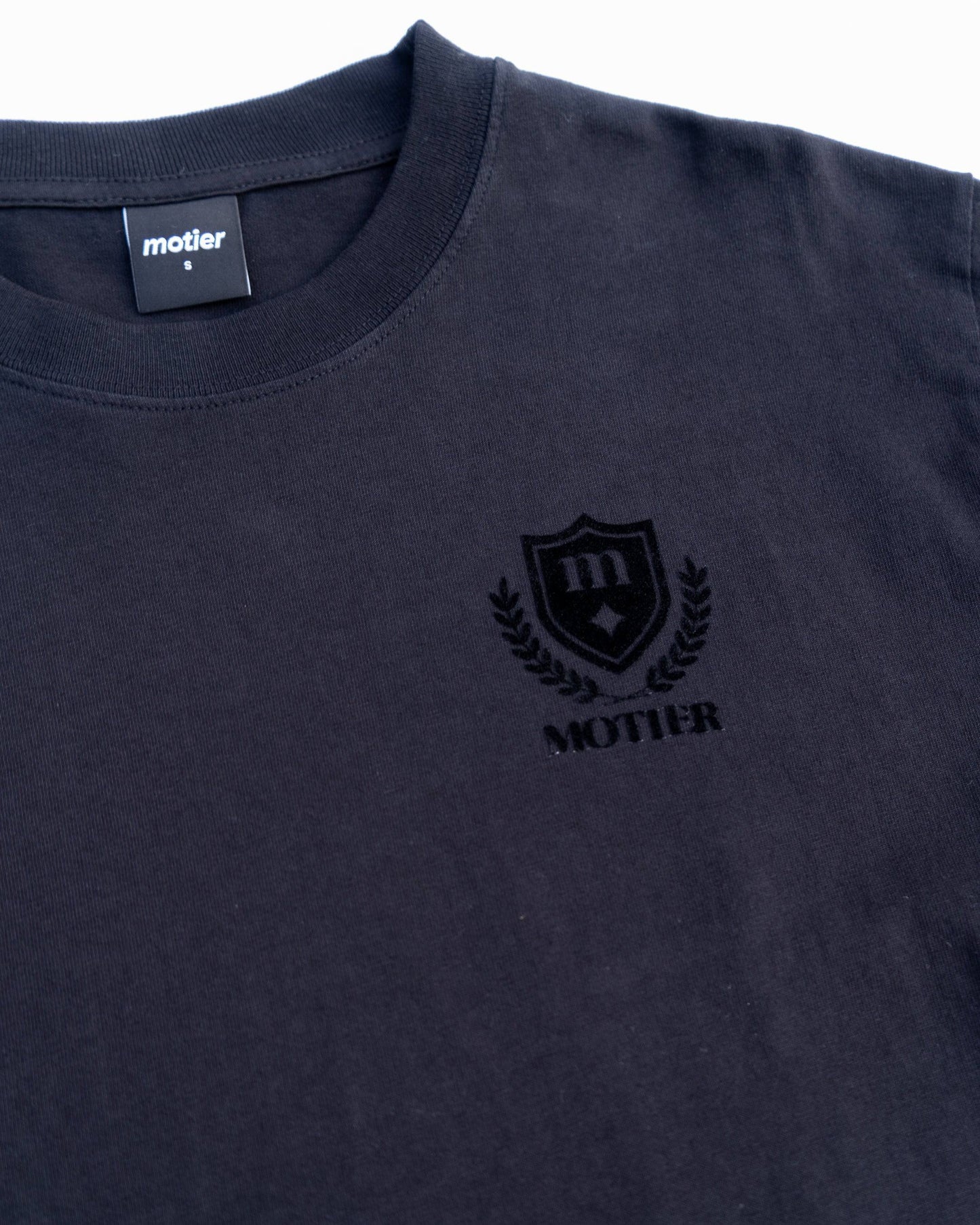 Elegant Crest Luxe S/S Tee (Black)