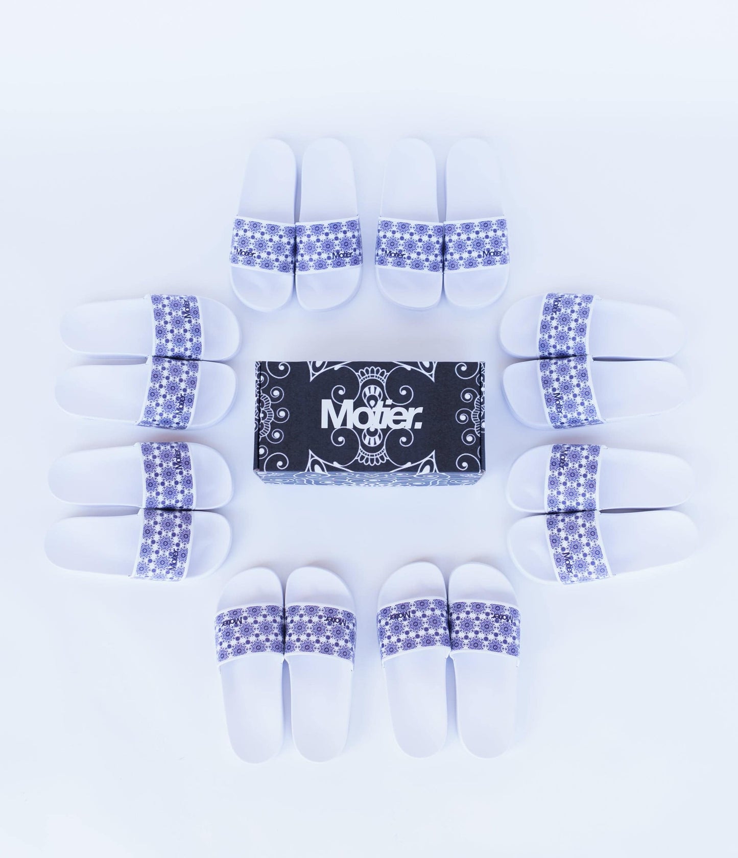 Motier Paisley Print Slides White/Navy/Paisley