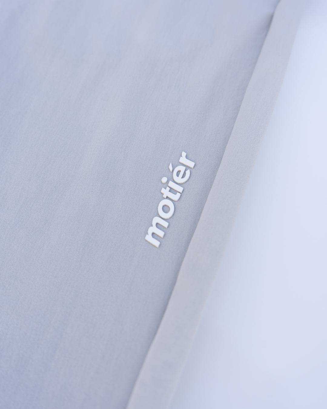 The James Traveler Pants (Stone Grey)