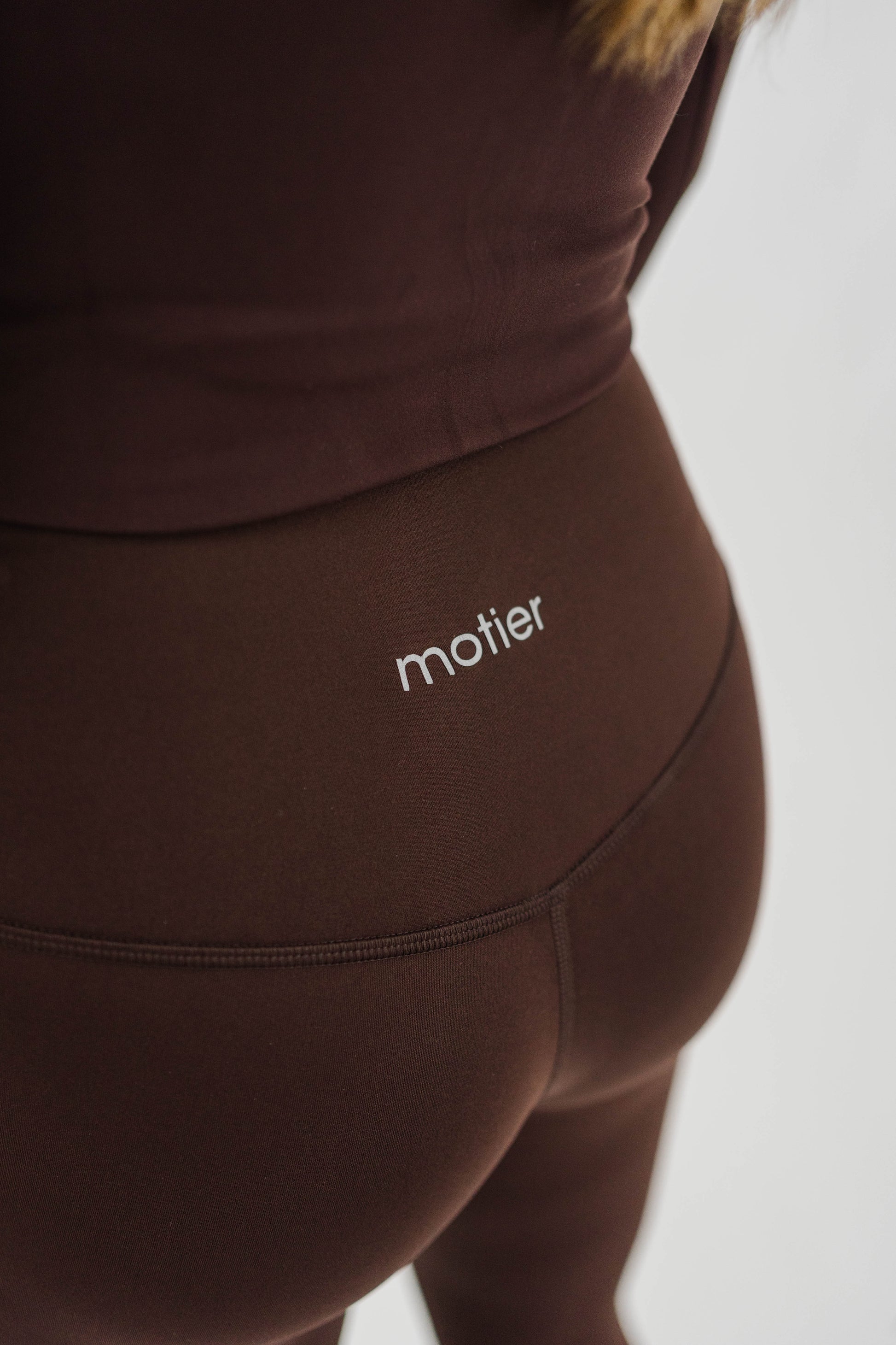 The Empower Highwaist Leggings (French Roast) - Motier Lafayette 
