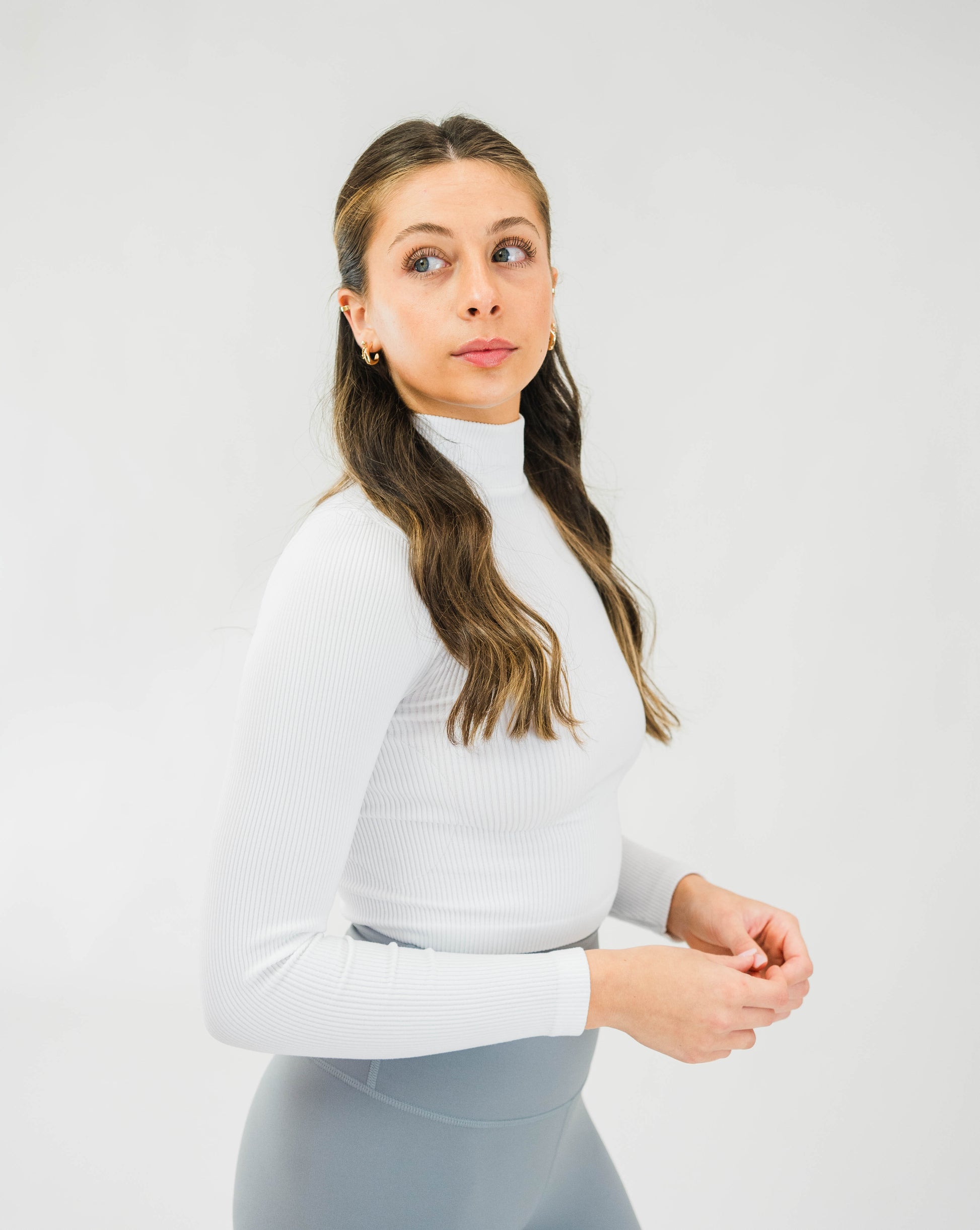 Women's Ribbed Mock-Neck L/S Top (White) - Motier Lafayette 