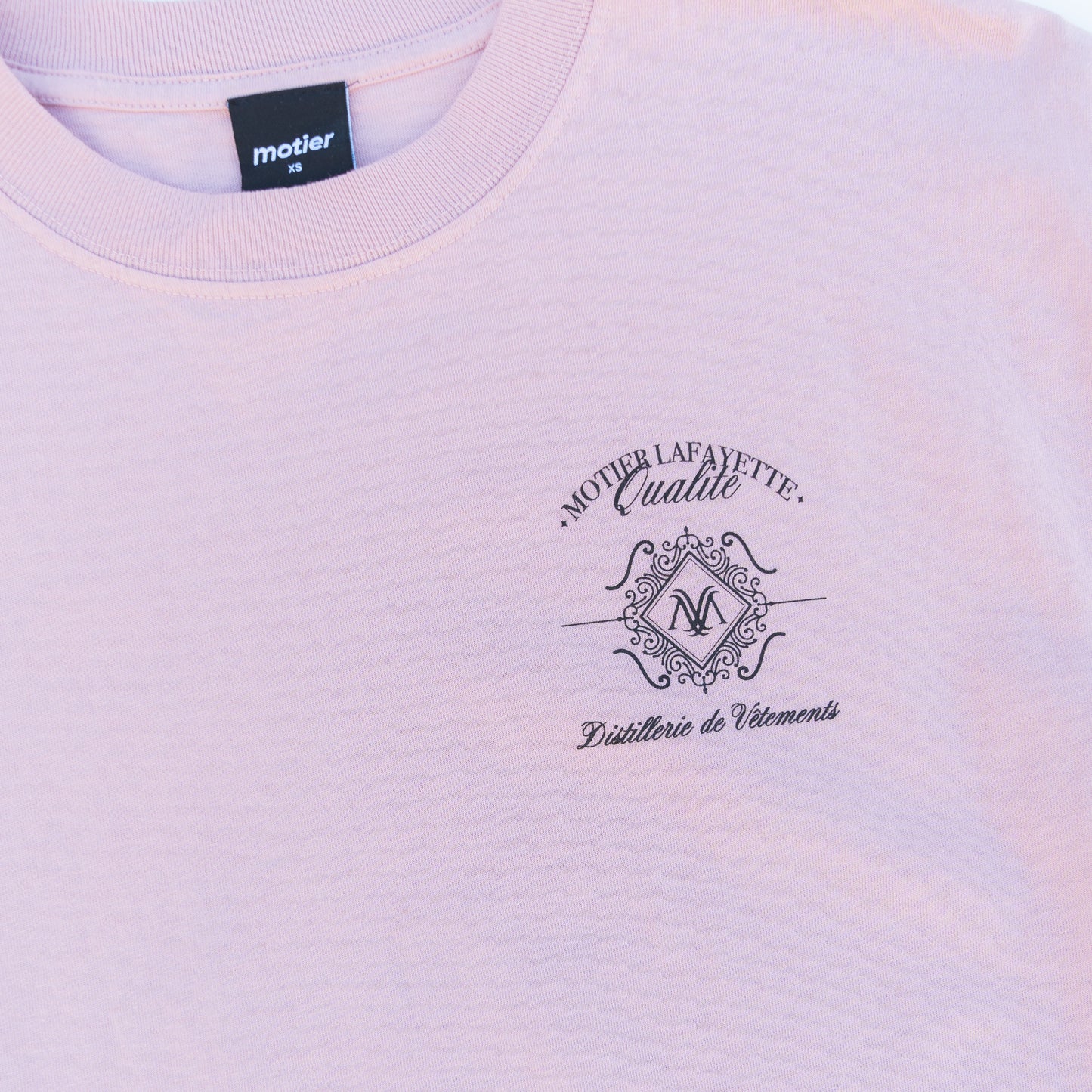 The Distillerie Luxe S/S Tee (Pale Mauve) - Motier Lafayette 