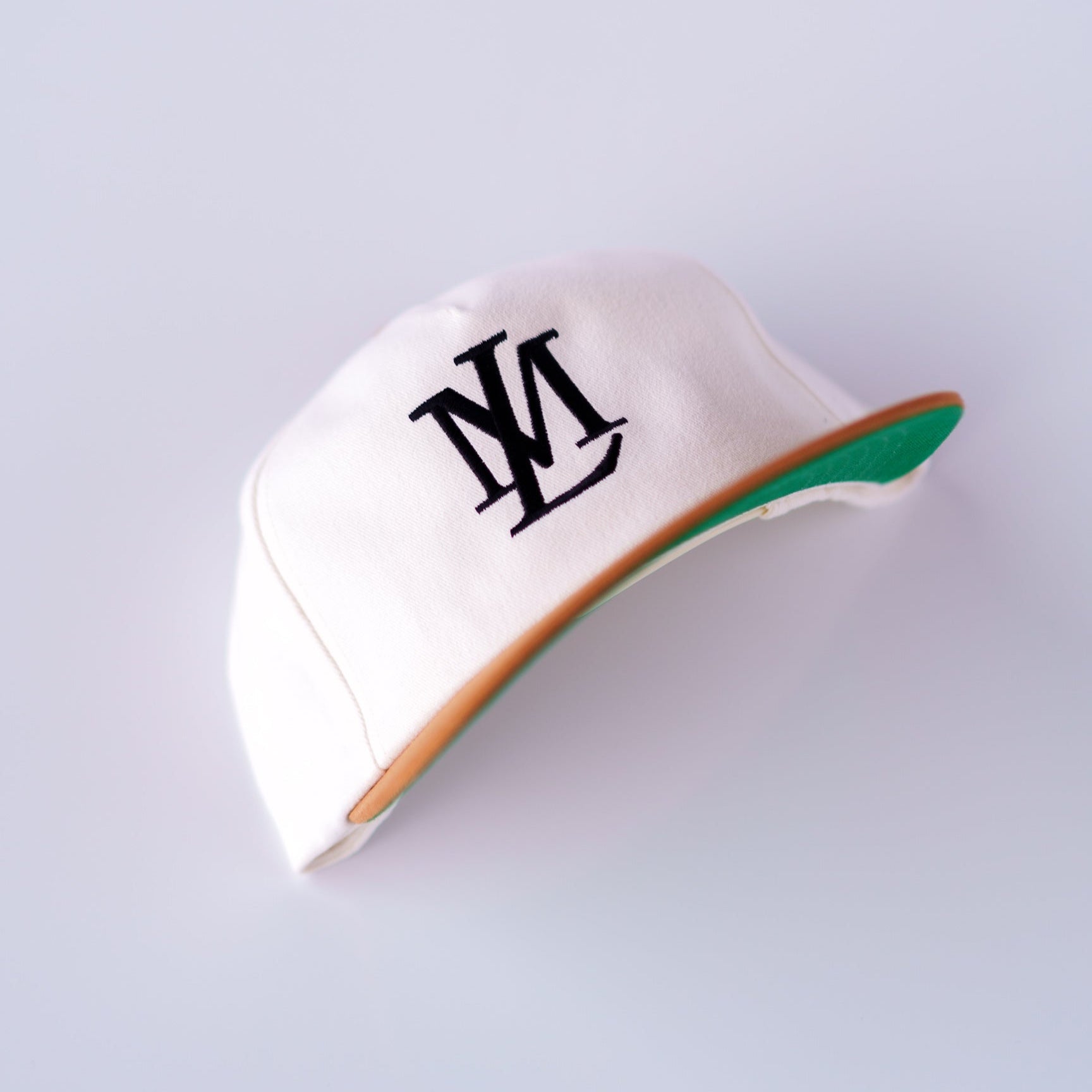 Insignia Two-Tone Snapback (Cream/Gold)