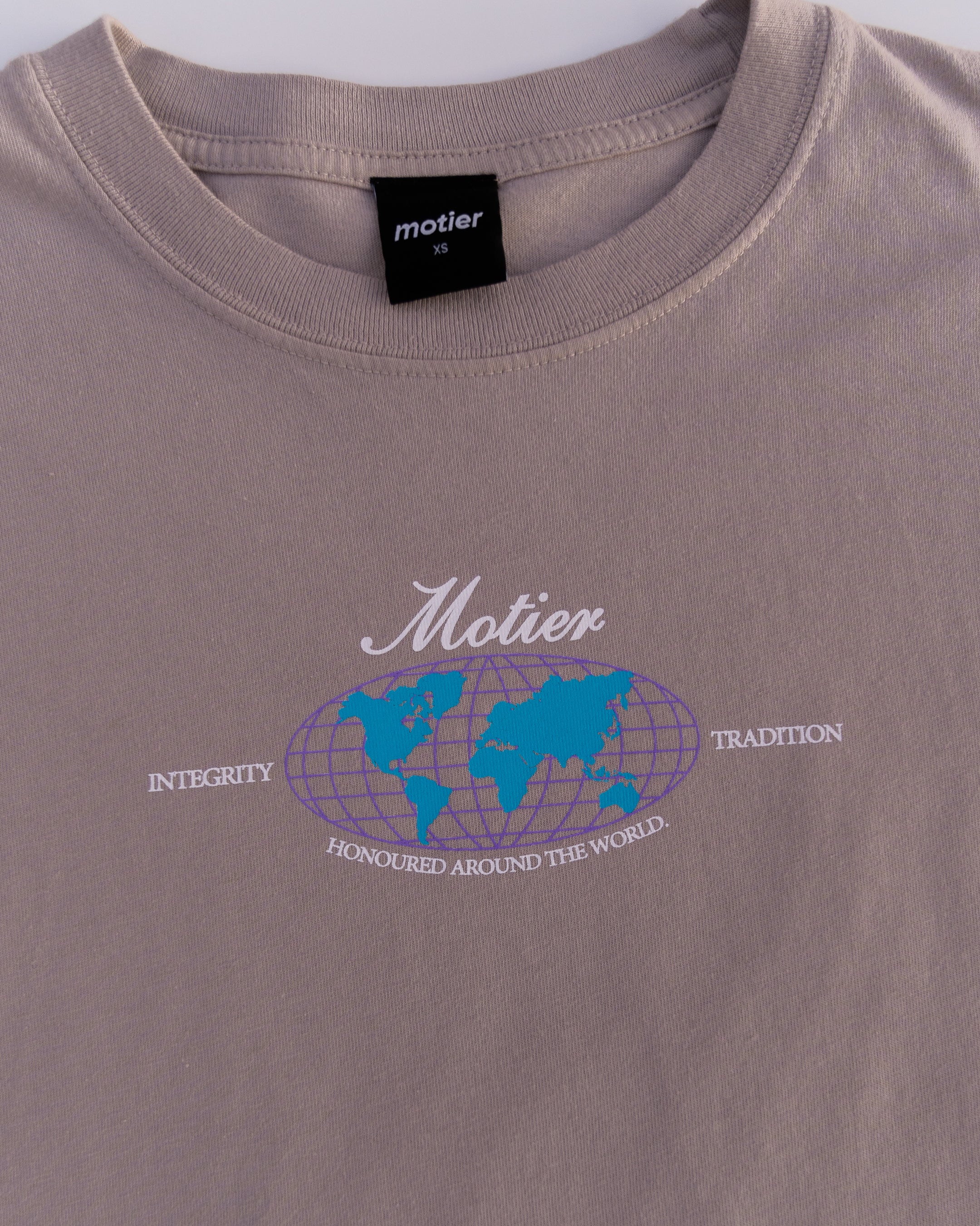 Honoured Around the World Luxe Tee (Ashes of Roses) - Motier Lafayette 