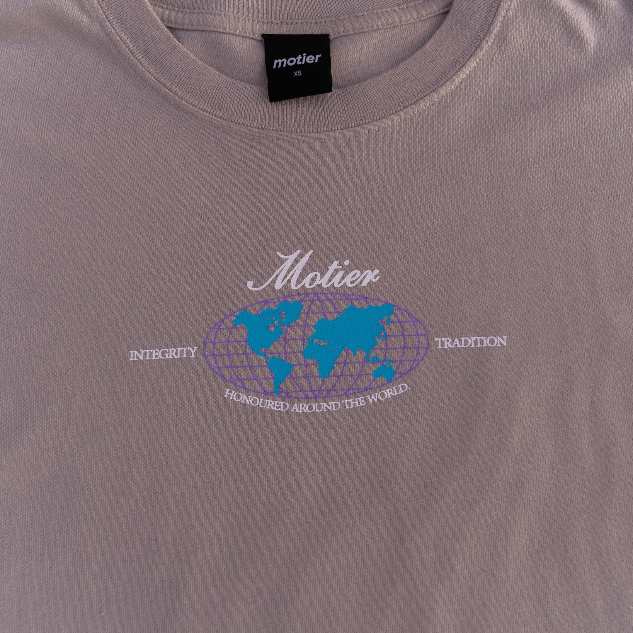 Honoured Around the World Luxe Tee (Ashes of Roses) - Motier Lafayette 