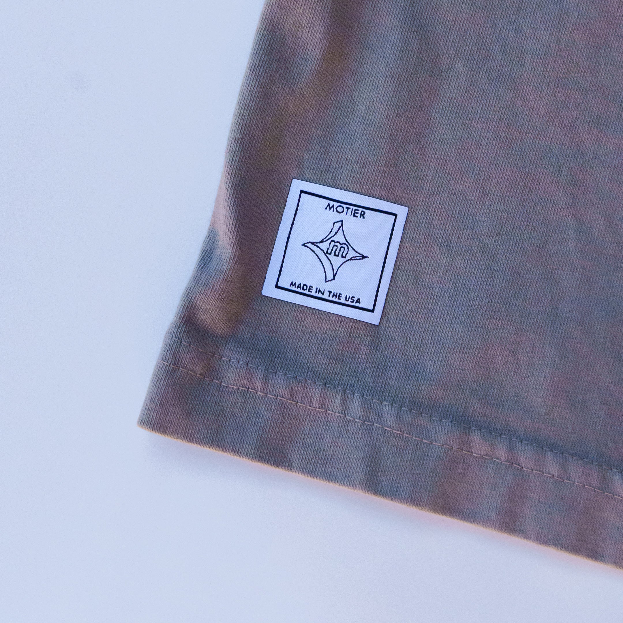 Fleur De Lis Luxe Tee (Moon Mist)