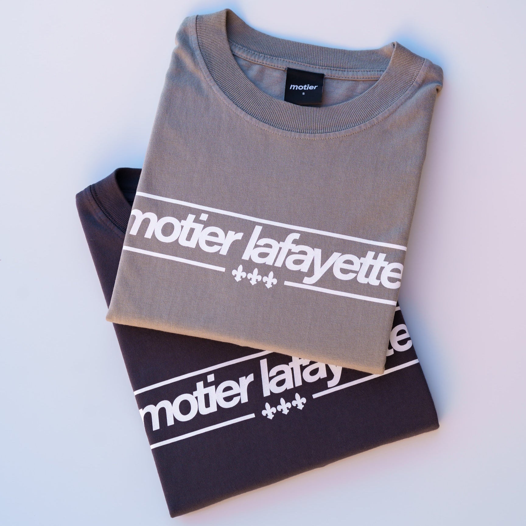 Fleur De Lis Luxe Tee (Asphalt)