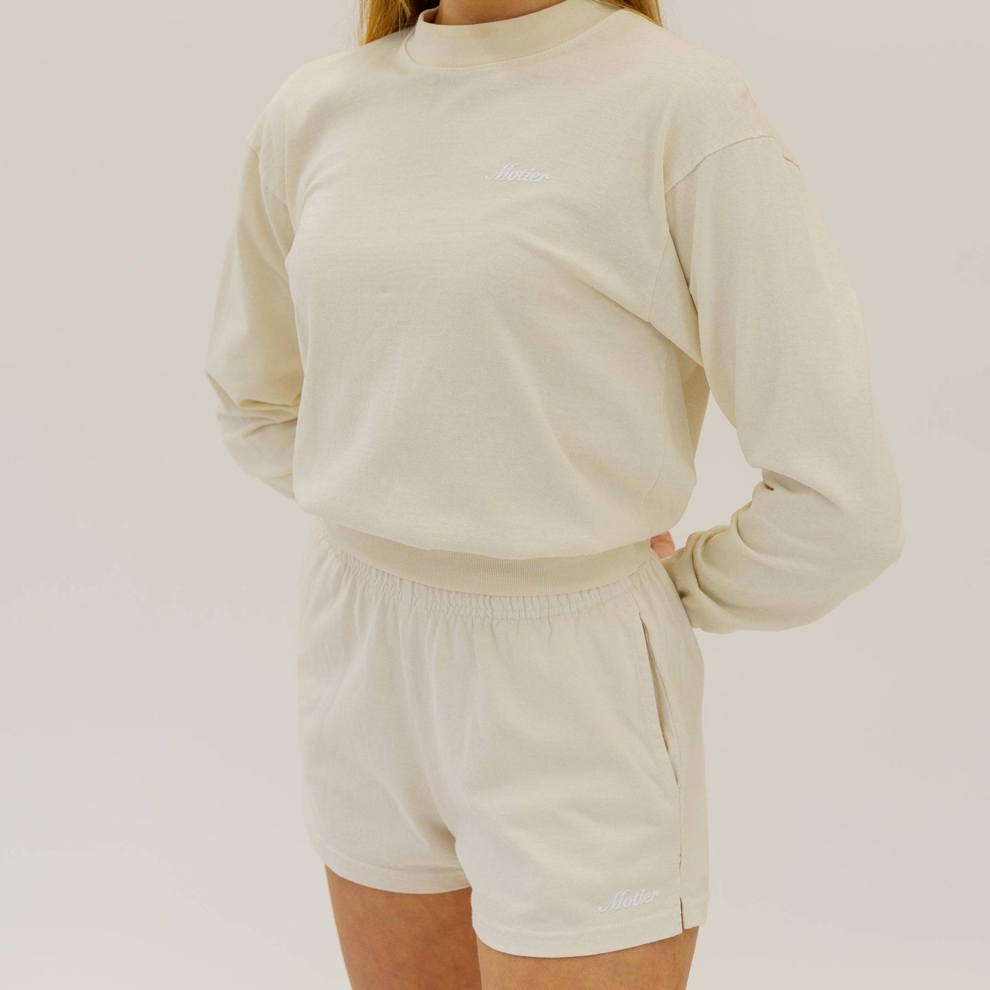 Lightweight Script Cropped Pullover (Cream) - Motier Lafayette 
