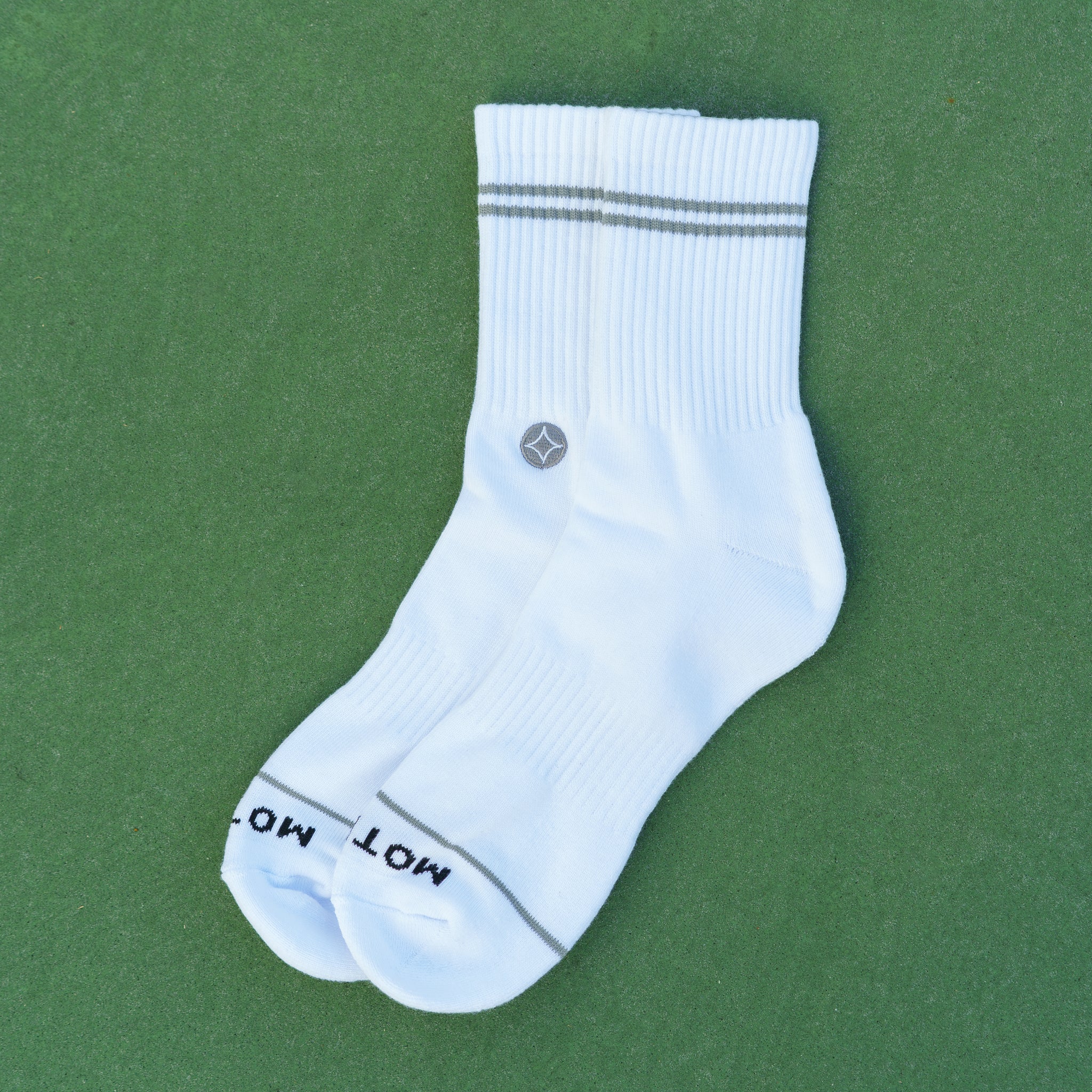 Quarter Striped Socks (White/Grey)