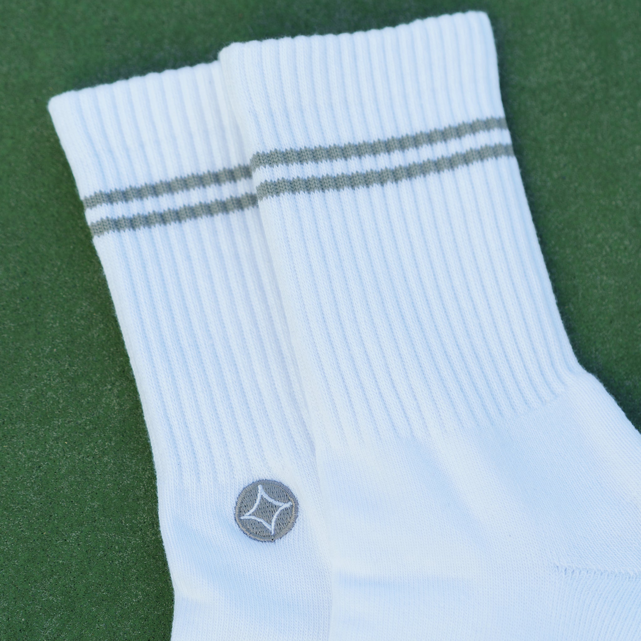 Quarter Striped Socks (White/Grey)