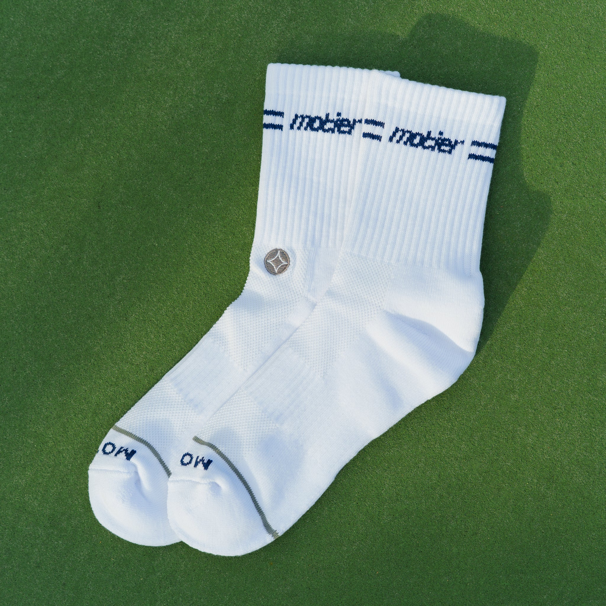 Strive Quarter Socks (White/Navy)