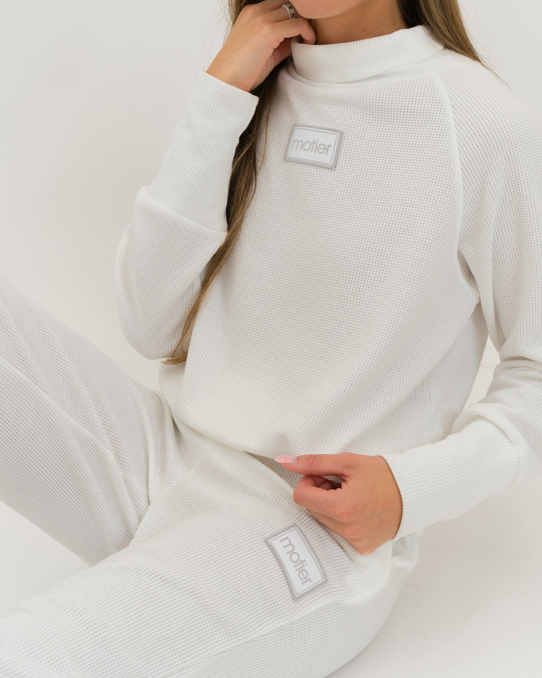 Women's Micro Waffle Mock Set (White) - Motier Lafayette 