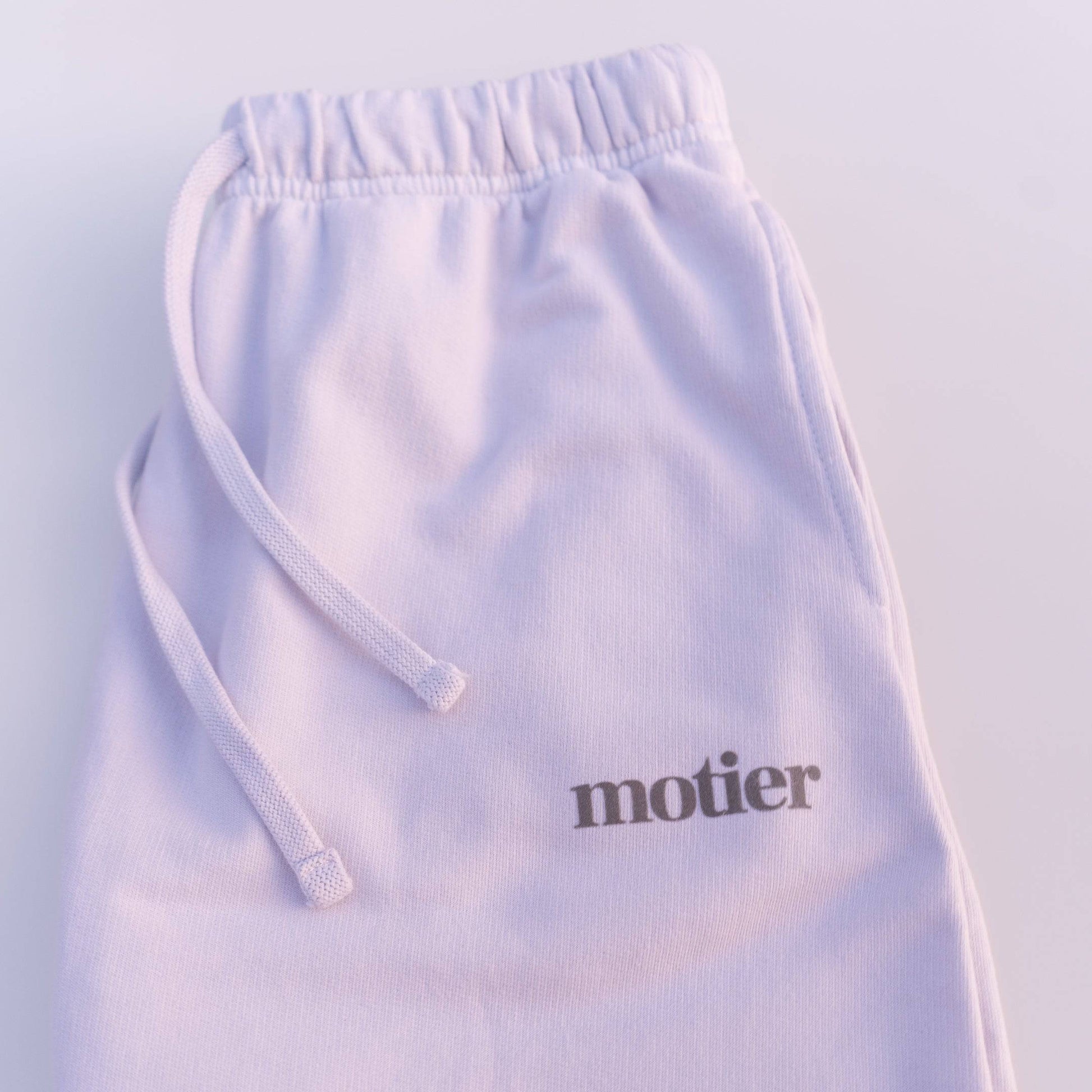 The Alexandre Luxe Sweatpants (Off-White) - Motier Lafayette 