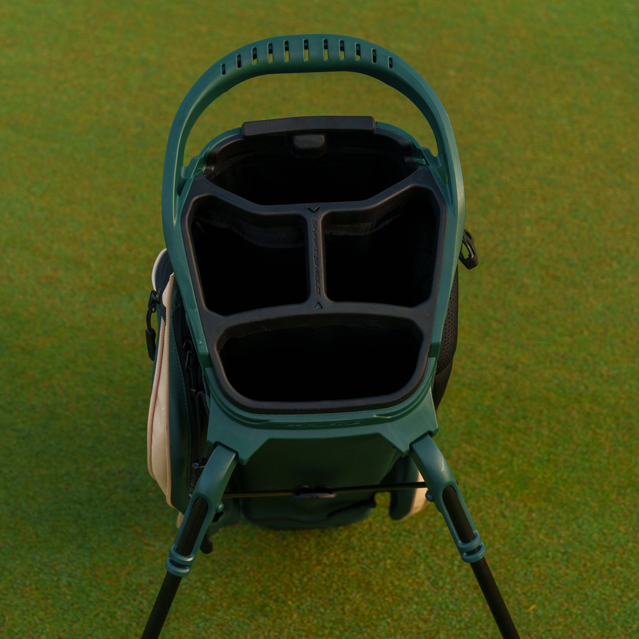 The Motier Fairway C Callaway Tour Golf Bag (Pine/Tan)