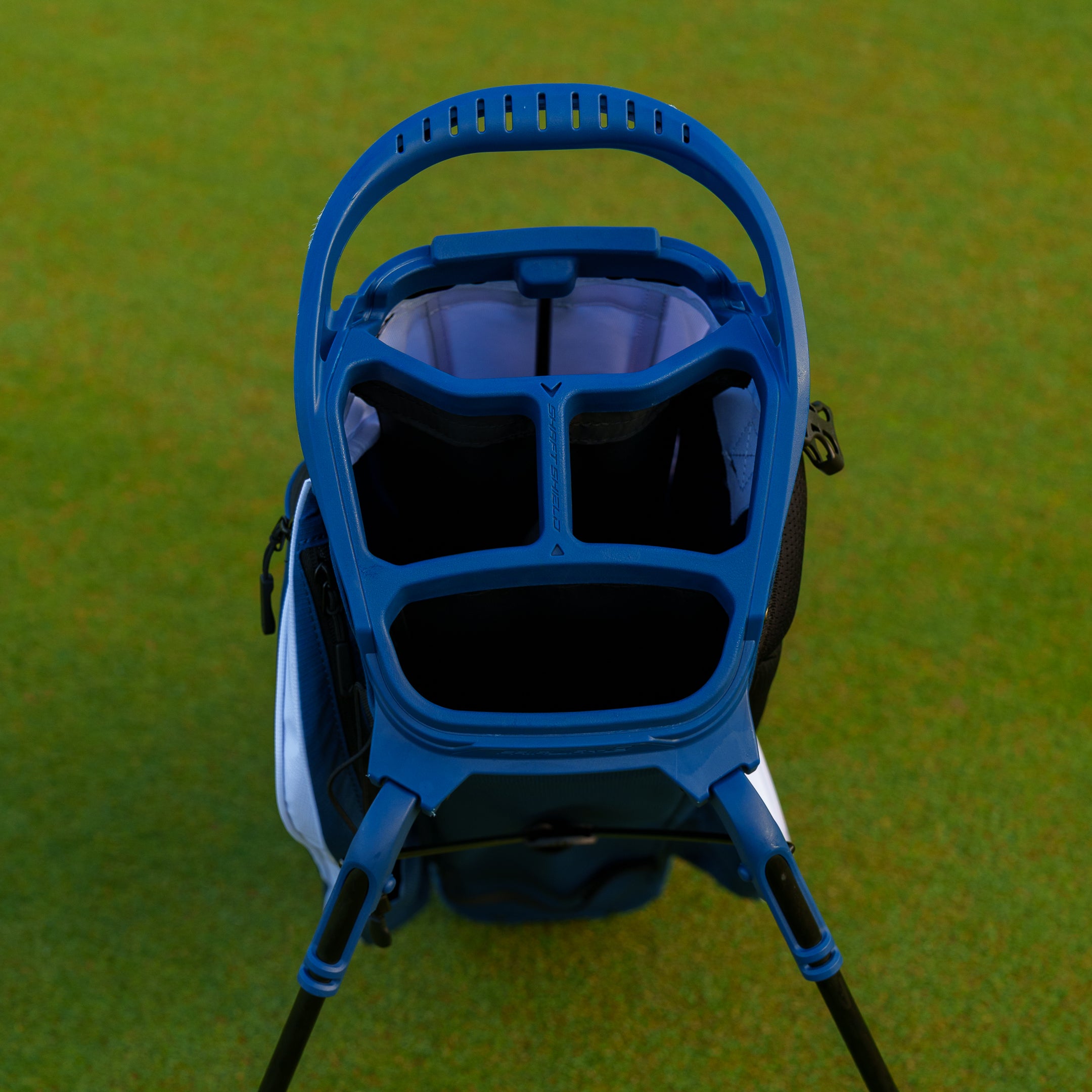 The Motier Fairway C Callaway Tour Golf Bag (White/Navy/Red)
