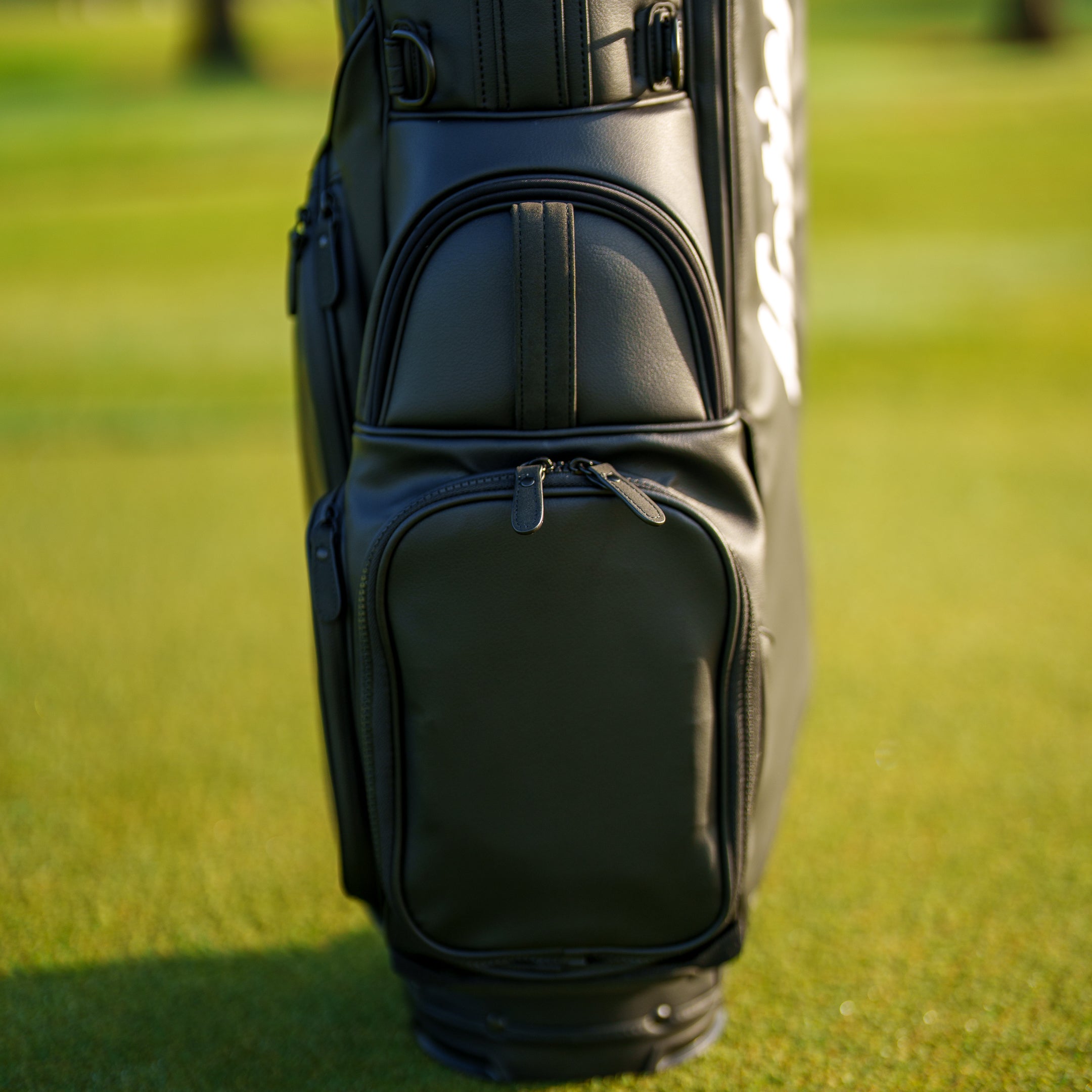 The Motier Summit Callaway Tour Golf Bag (Midnight)