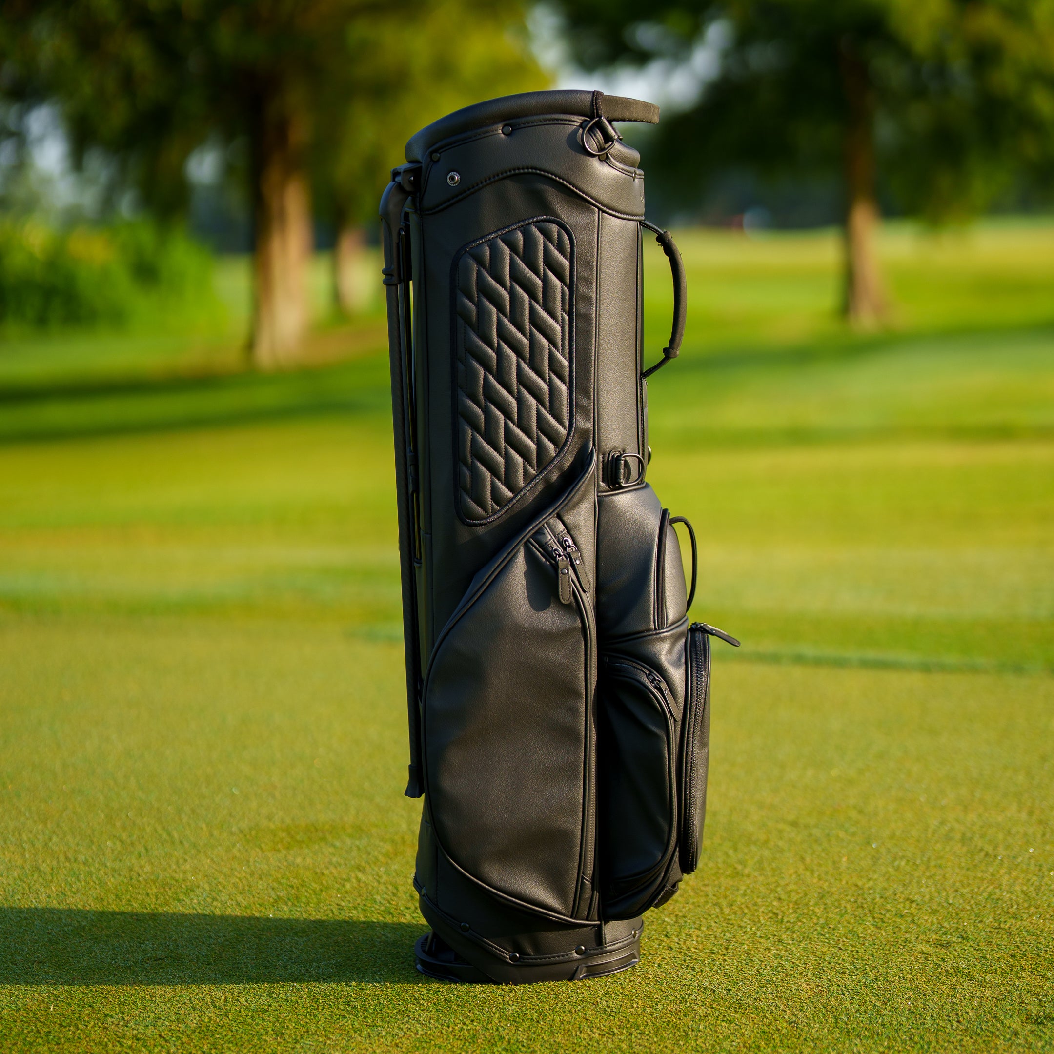 The Motier Summit Callaway Tour Golf Bag (Midnight)