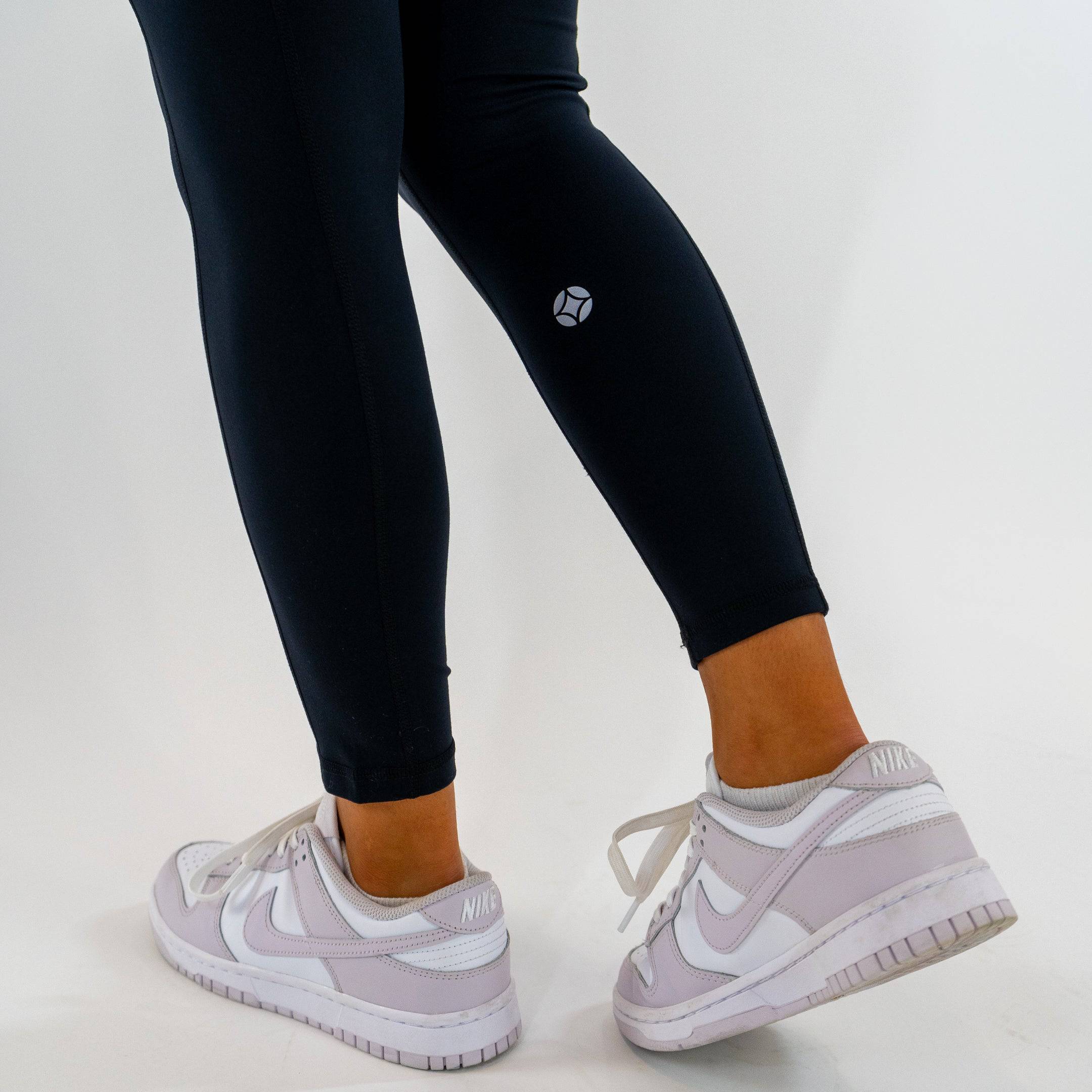 Lycra Contour Highwaist Leggings (Black) - Motier Lafayette 