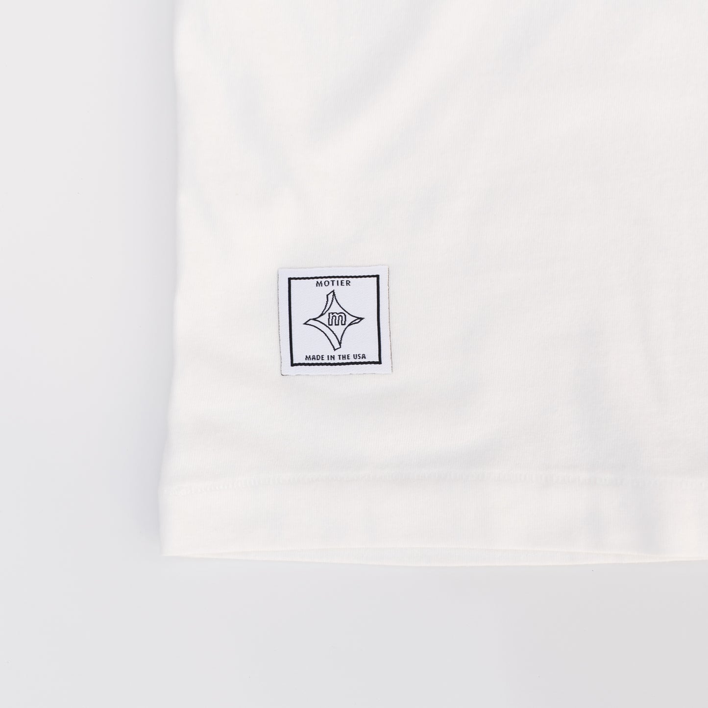 The Ellington Chrome Luxe Tee (Blanc) - Motier Lafayette 