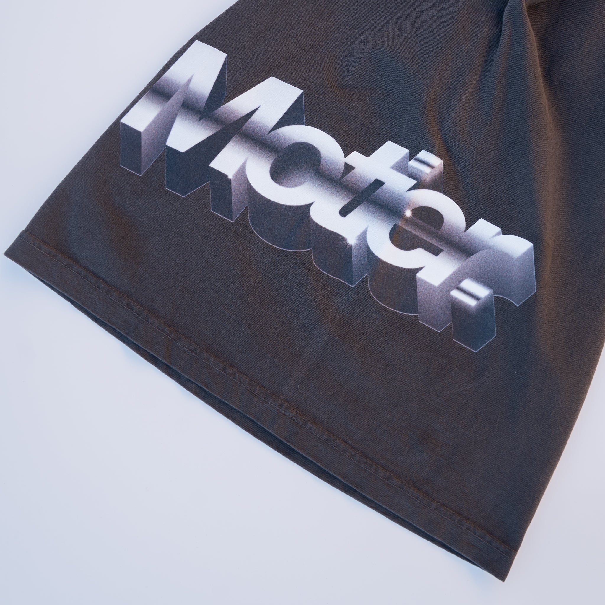 The Offset Chrome Tee (Graphite) - Motier Lafayette 