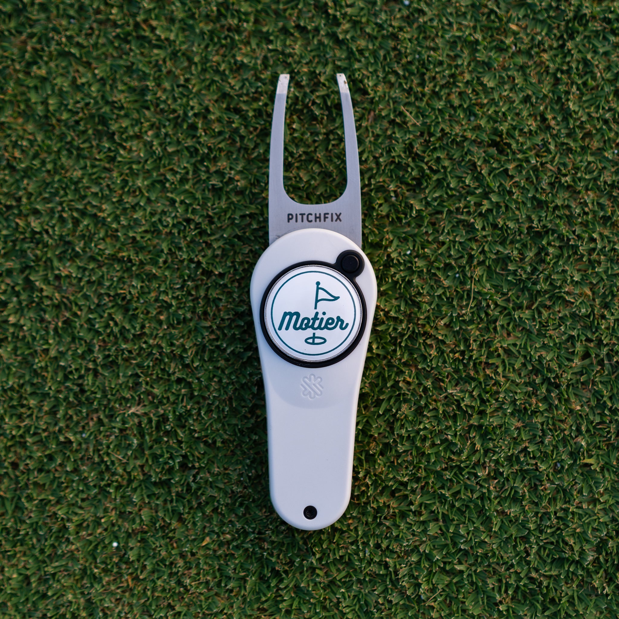 Motier Divot Tool (White)