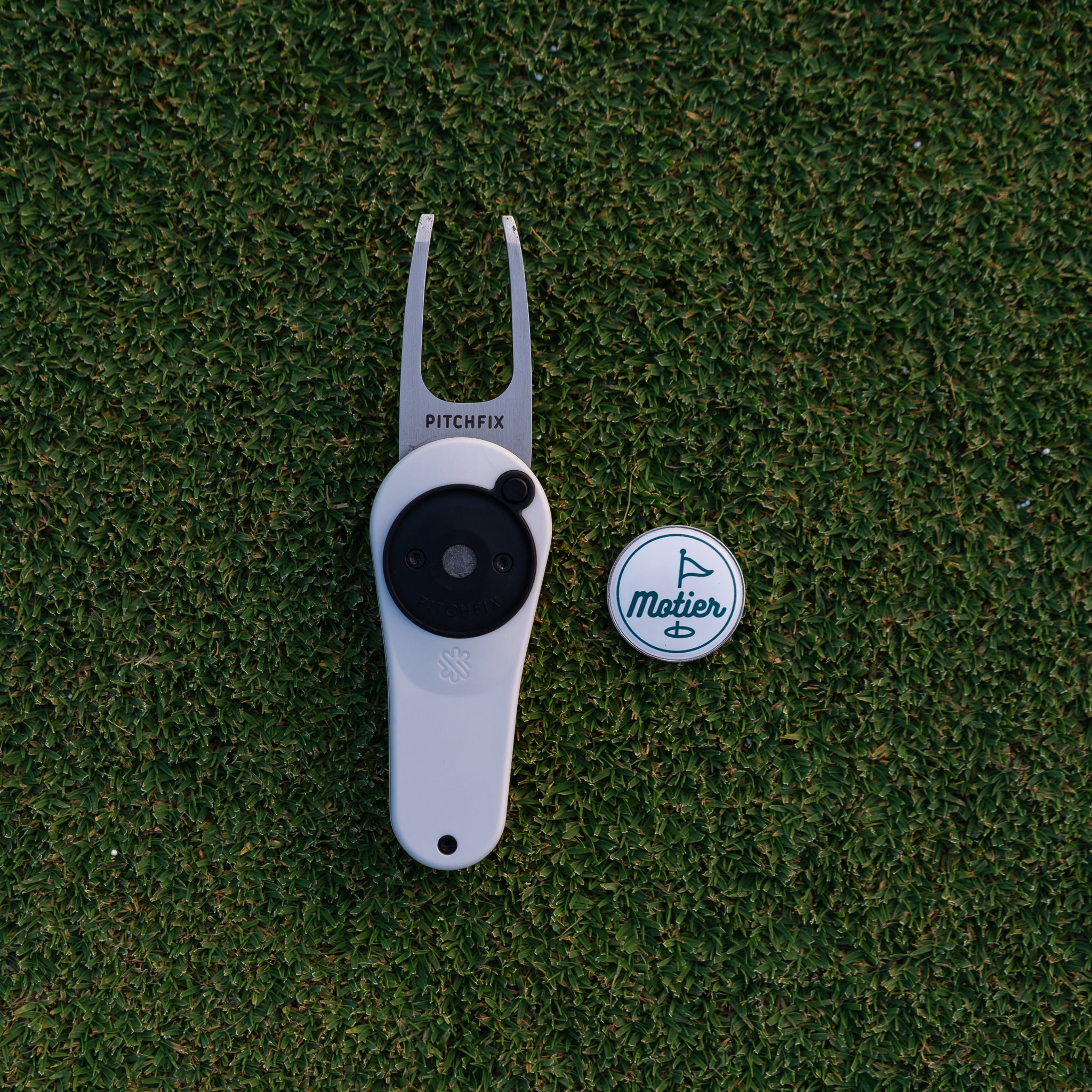 Motier Divot Tool (White)
