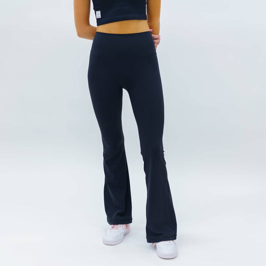 Flare Contour Highwaist Leggings (Black) - Motier Lafayette 