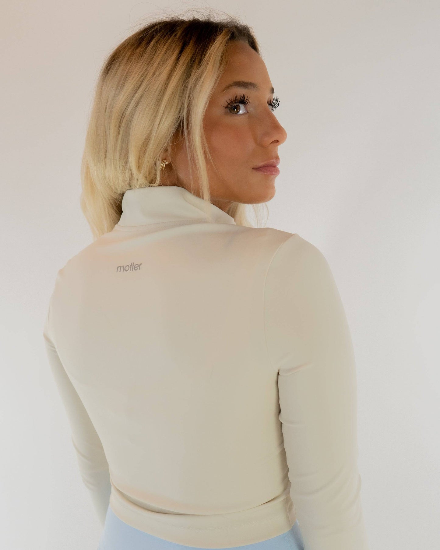 Nyx Active Cropped Full Zip (Ivory) - Motier Lafayette 