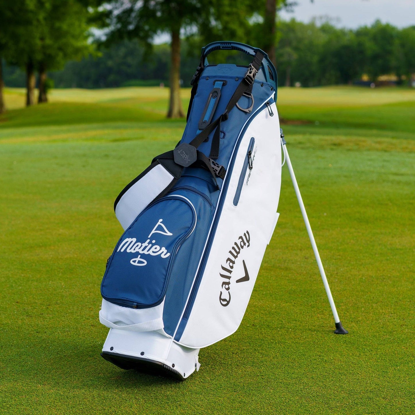 The Motier Fairway C Callaway Tour Golf Bag (Navy/White)