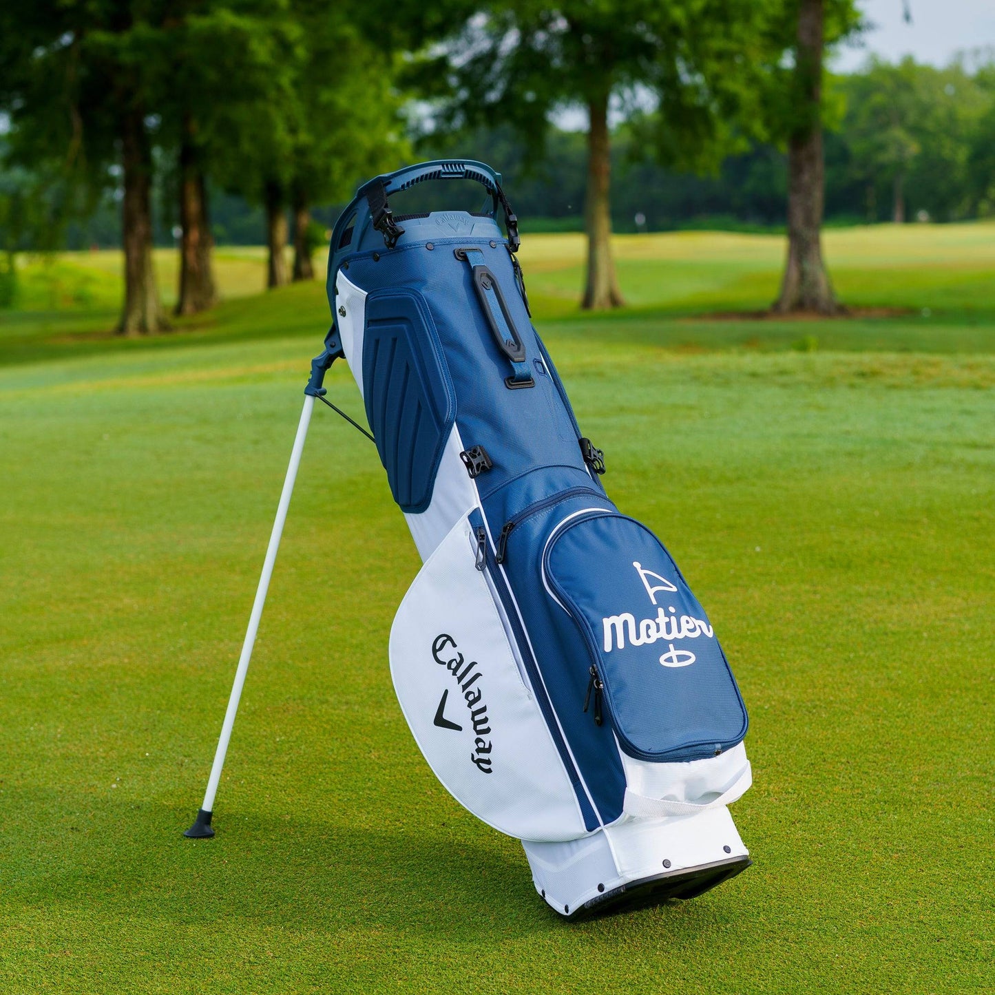 The Motier Fairway C Callaway Tour Golf Bag (Navy/White)