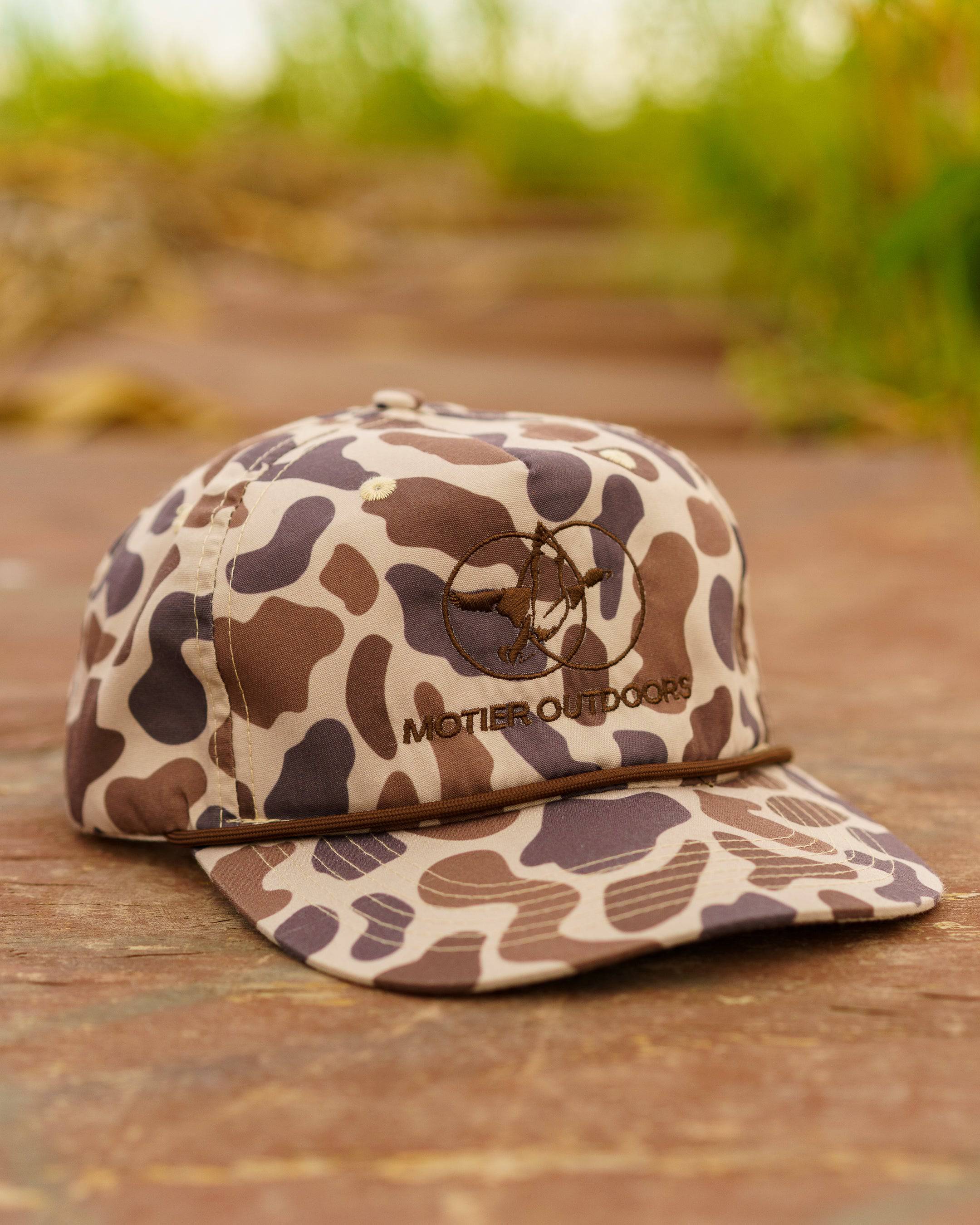 The Outdoors Camo Decoy Hat (Brown Marsh) - Motier Lafayette 
