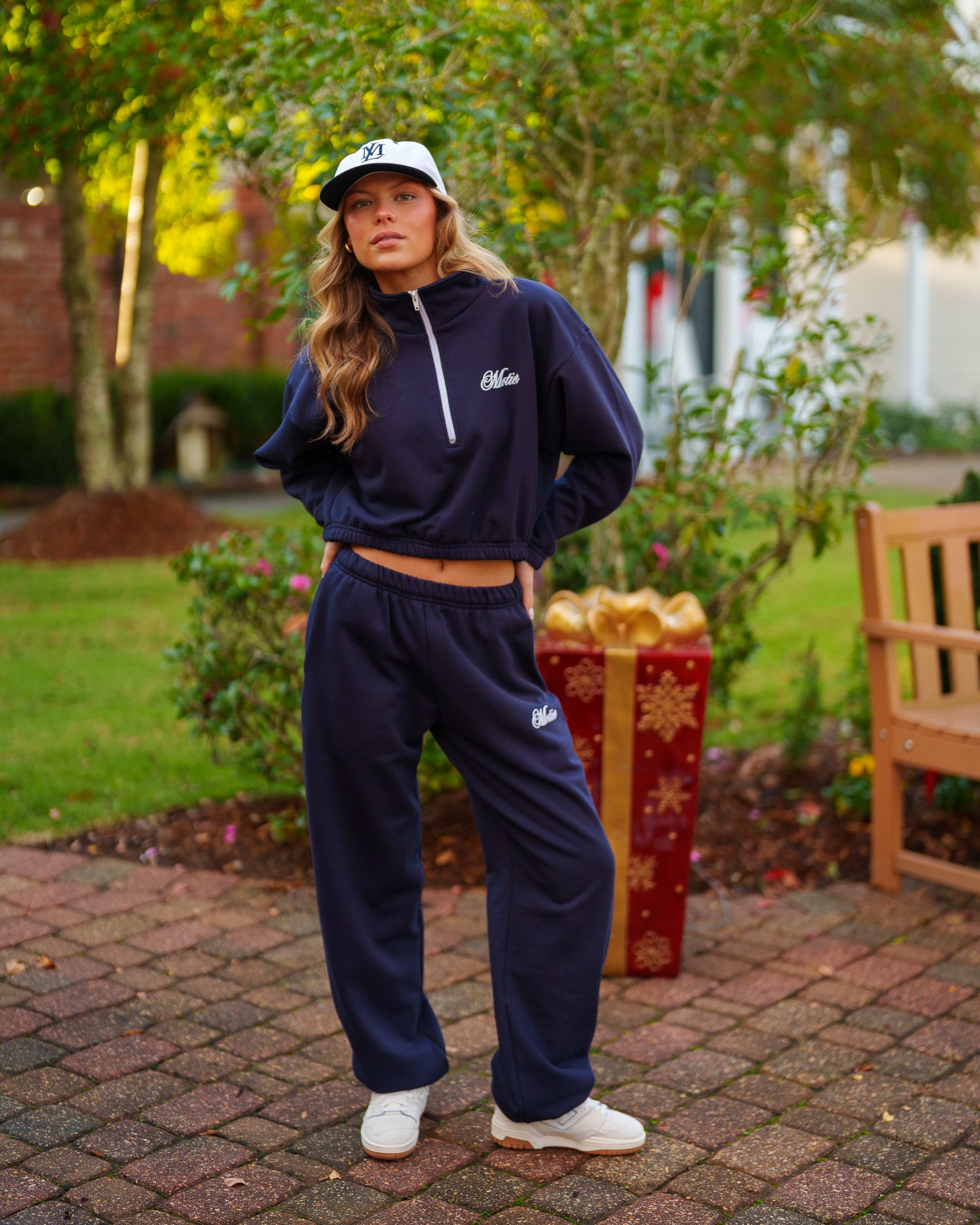 Grand Script Luxe Pullover (Navy)