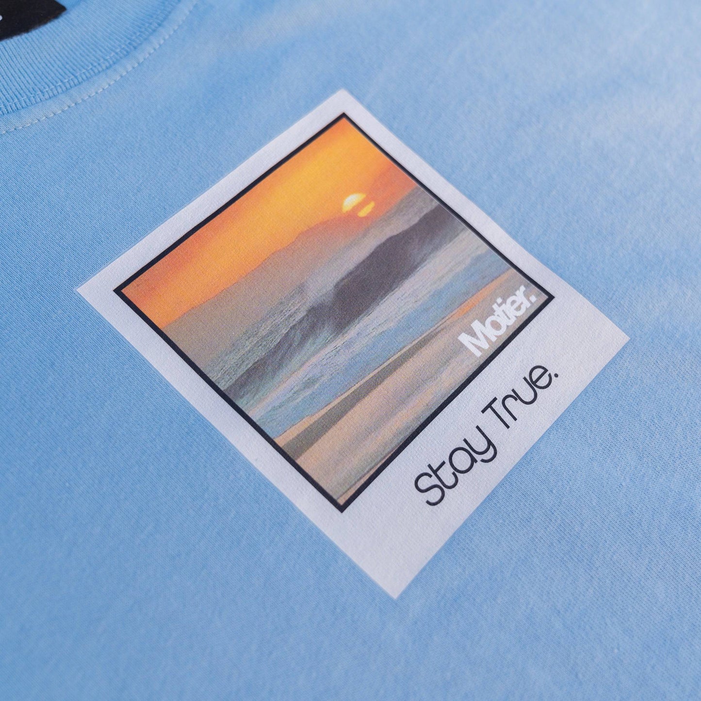 Stay True Polaroid Luxe Tee (Glacier Lake) - Motier Lafayette 