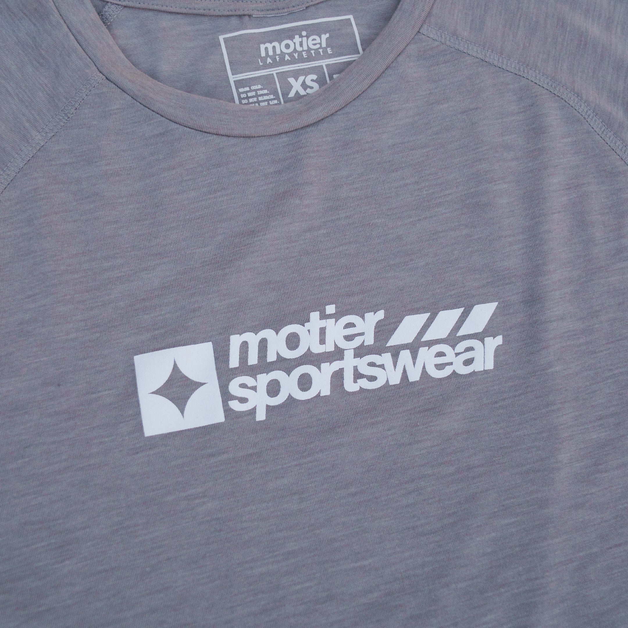 The Sportswear II L/S Active Tee (Light Grey)