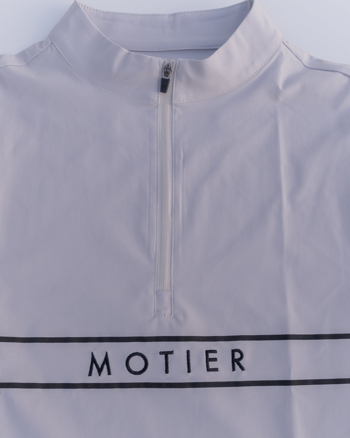 Motier Lafayette Thomas Élite Pullover in smoke, showcasing the stylish knit sweater with a modern fit and textured design.