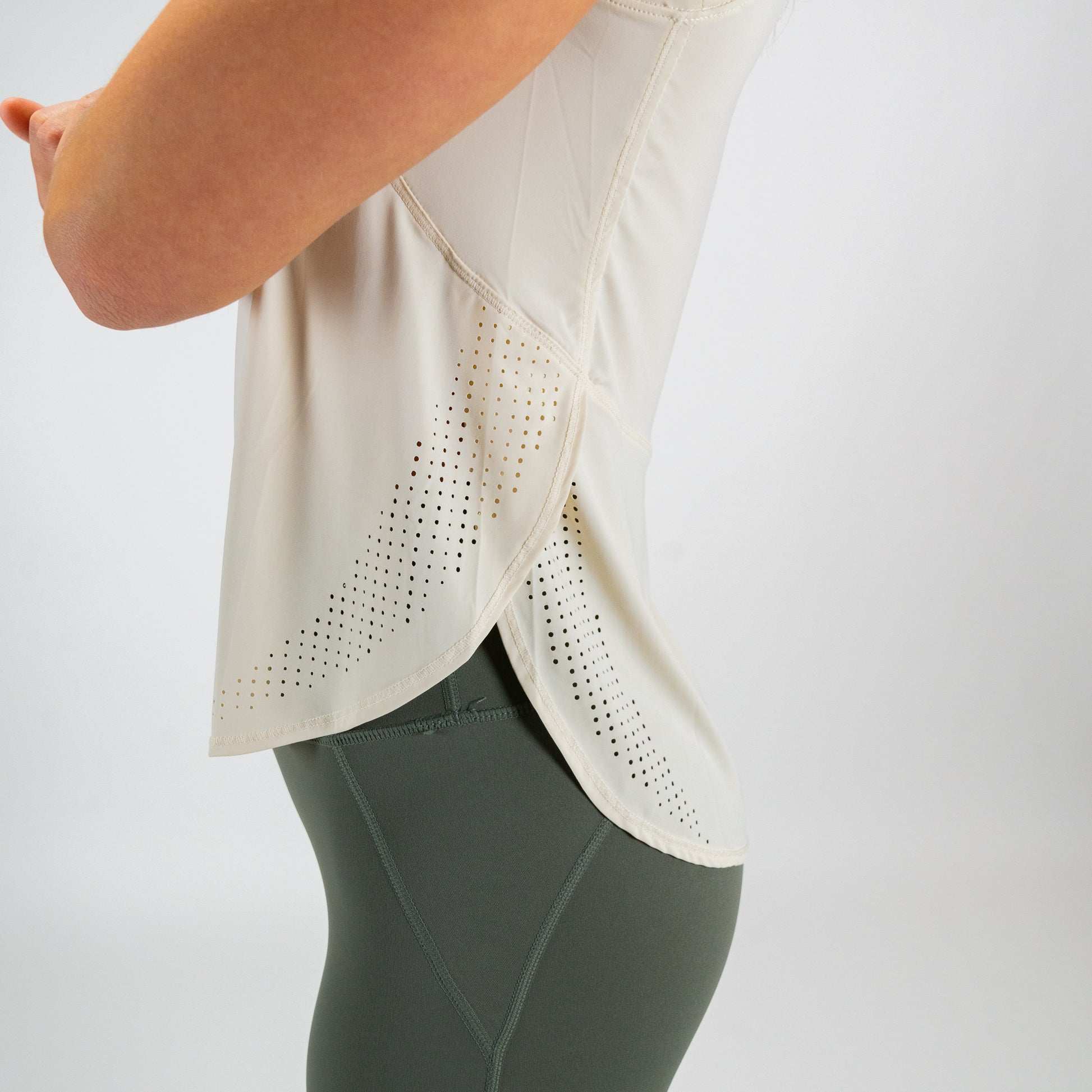 Nyx Performance Top (Cream) - Motier Lafayette 