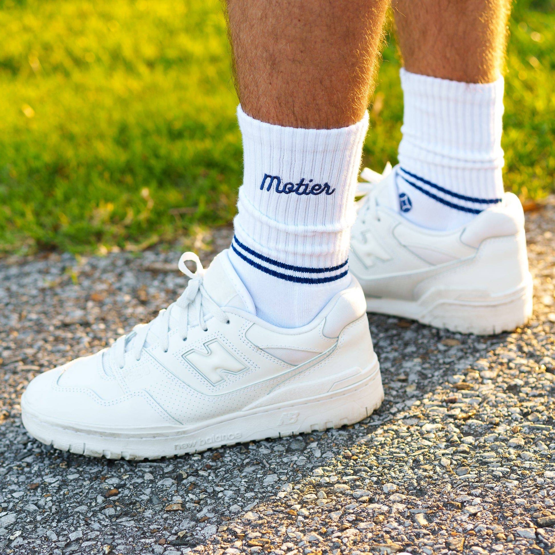 Pin Script Crew Socks (White/Navy) - Motier Lafayette 