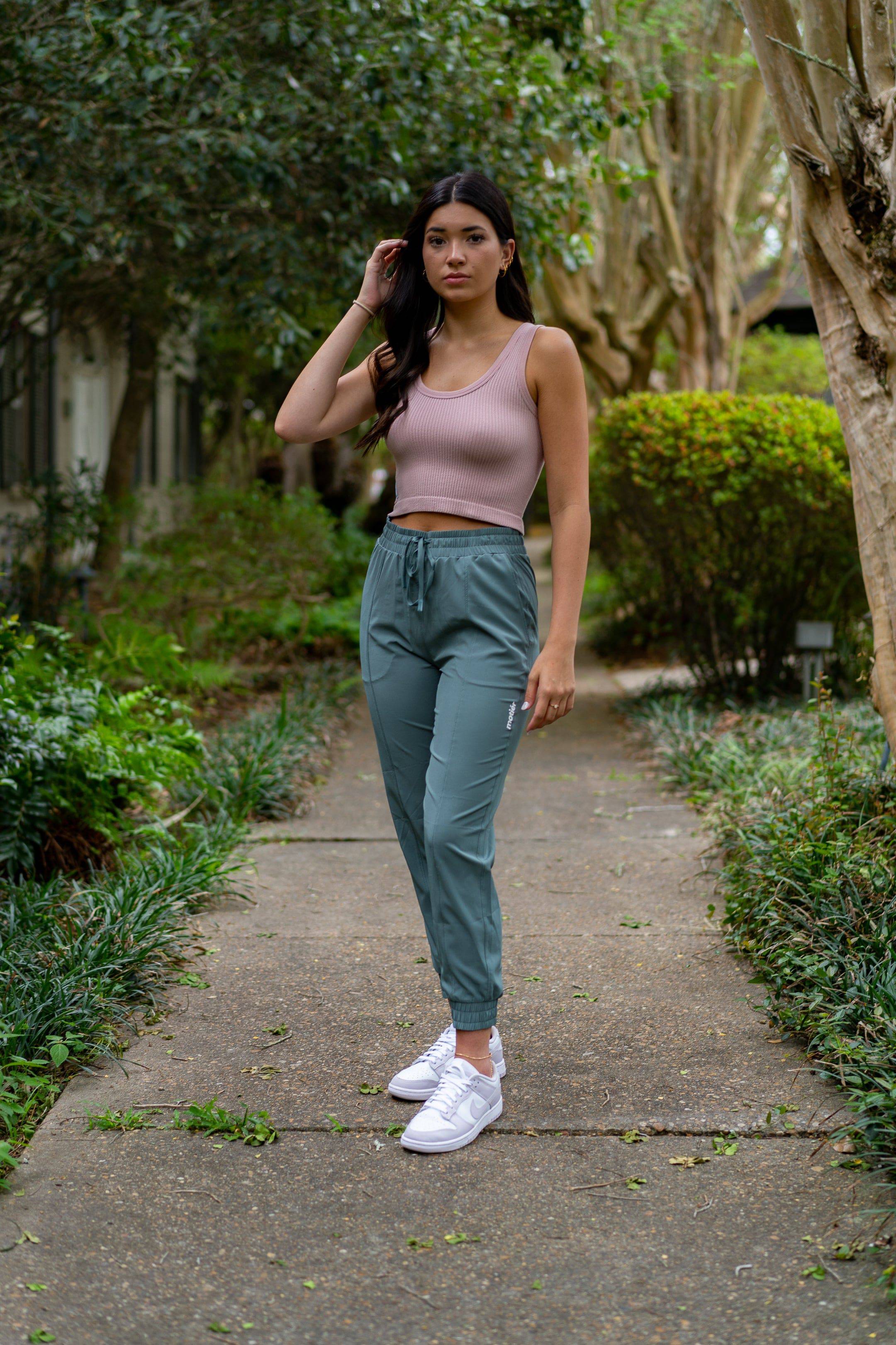 Motier Women Ribbed Scoop Neck Active Top (Rose) - Motier Lafayette 