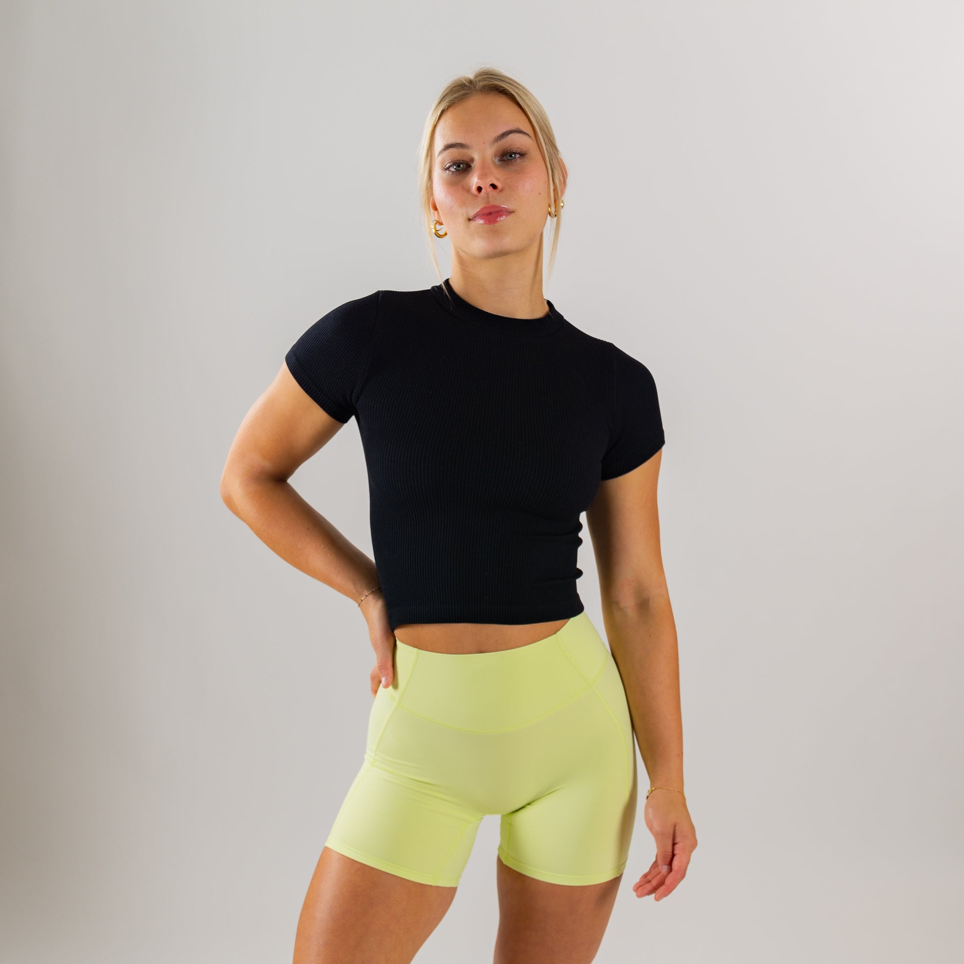 Women's Ribbed High Neck Top (Black) - Motier Lafayette 