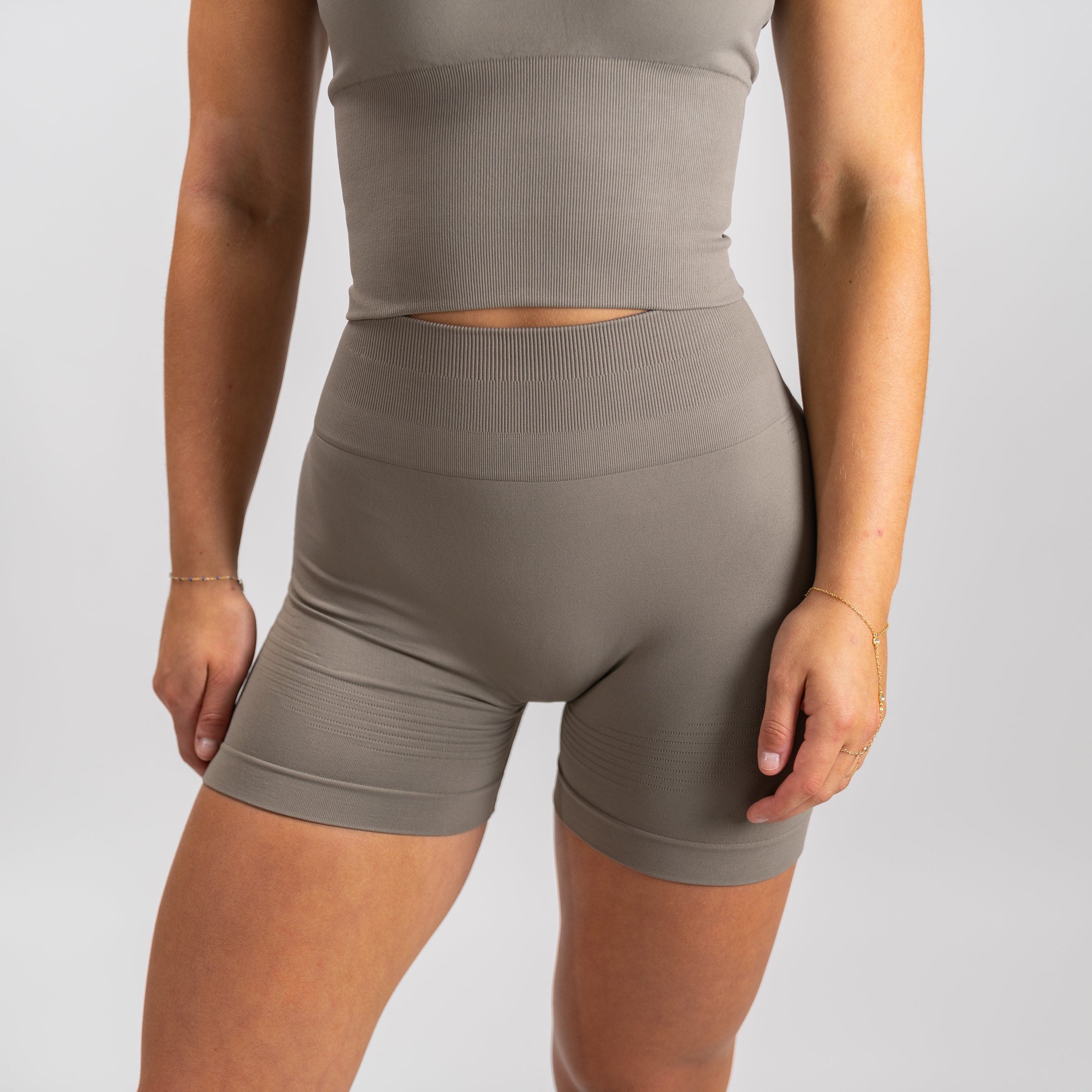 Seamless Sculptflex Biker Shorts (Mocha) - Motier Lafayette 