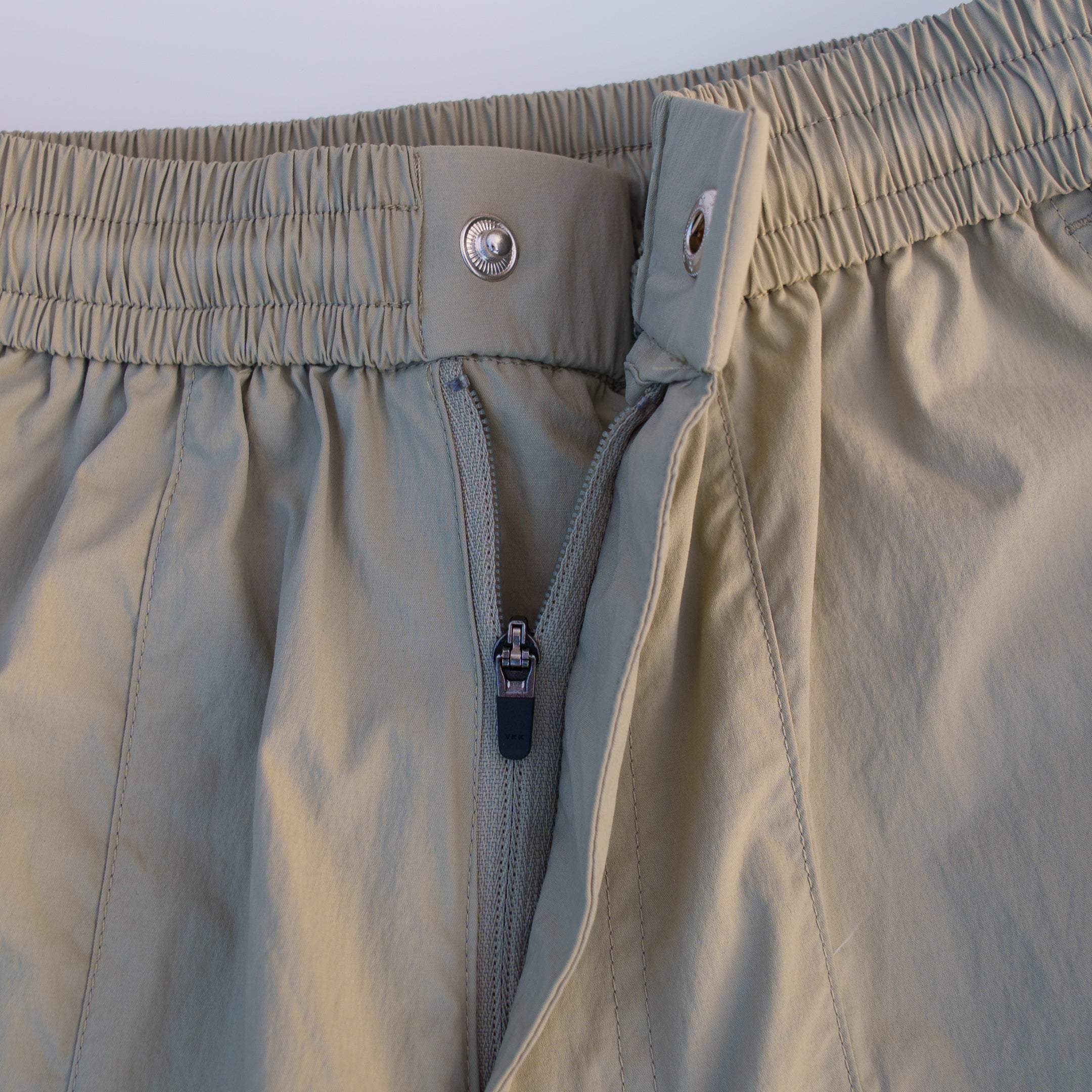 The Charles Tapered Pant (Greige) - Motier Lafayette 