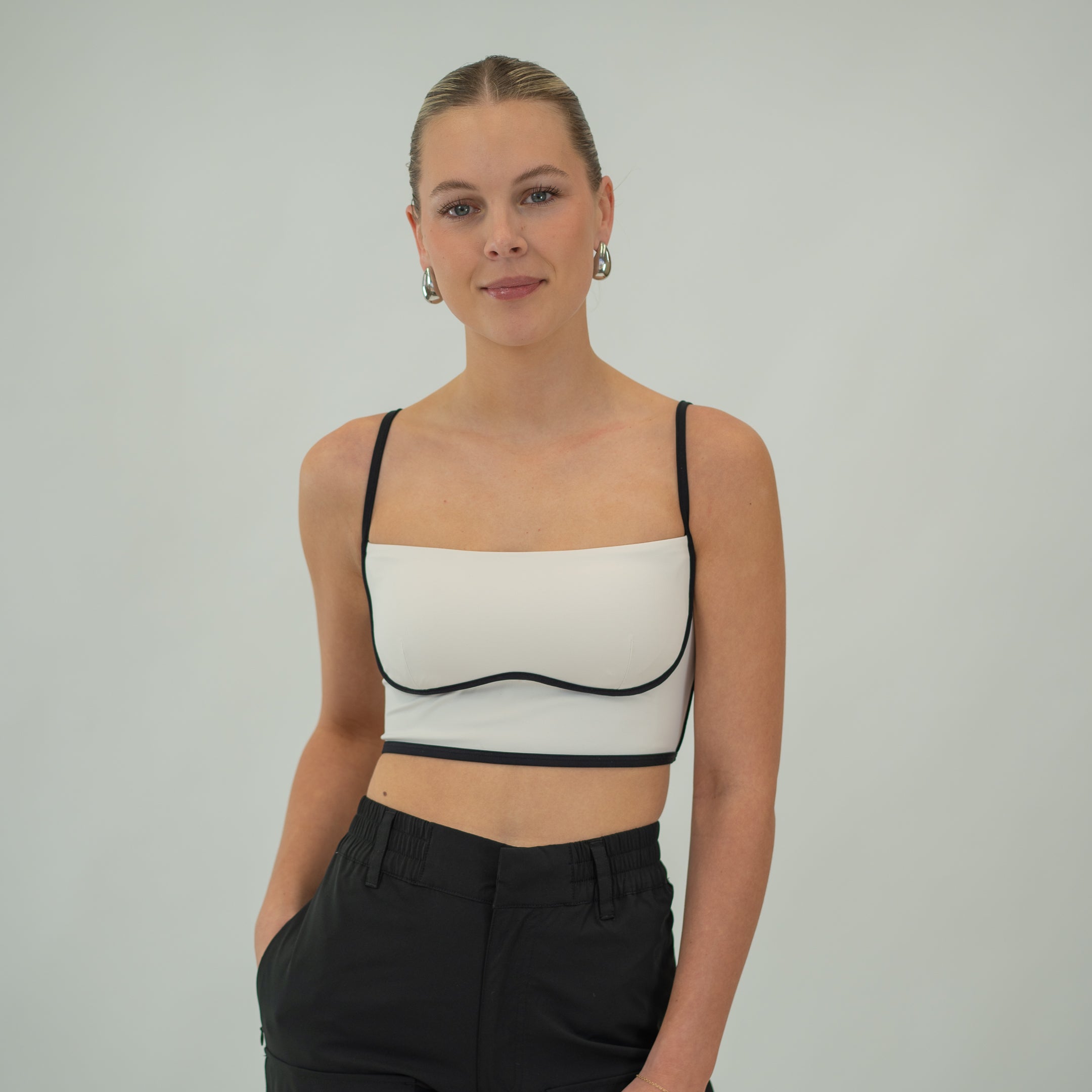 The Motier Women's Sculpting Bra (Créme) - Motier Lafayette 