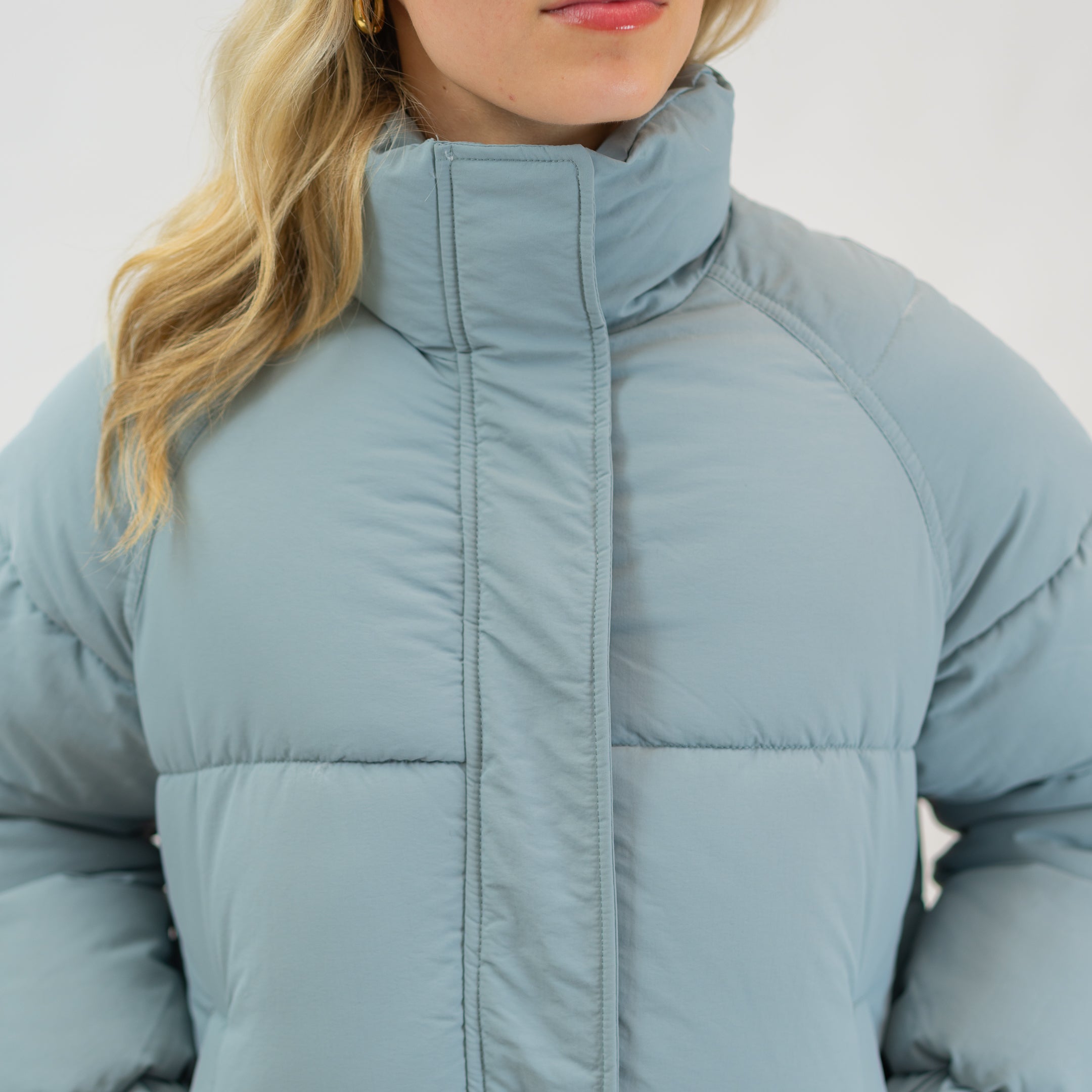 The Motier Women's Horizon Puffer Jacket (Slate Blue) - Motier Lafayette 