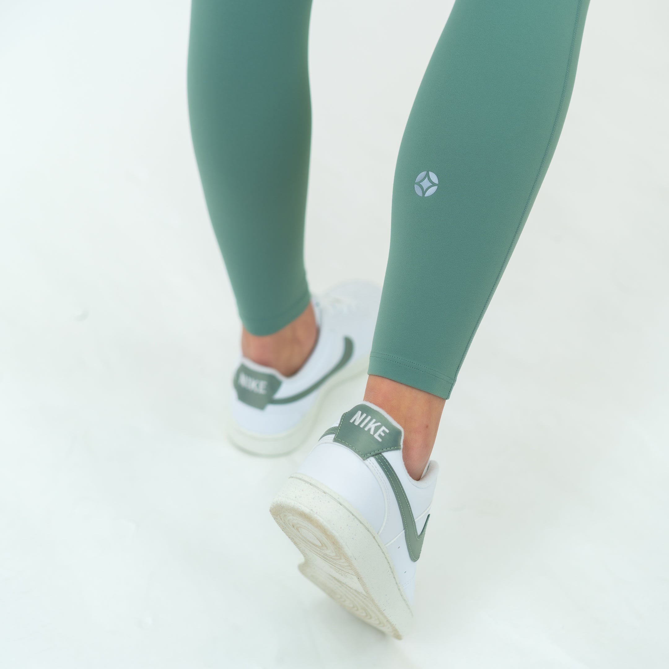 Lycra Contour Highwaist Leggings (Sage) - Motier Lafayette 