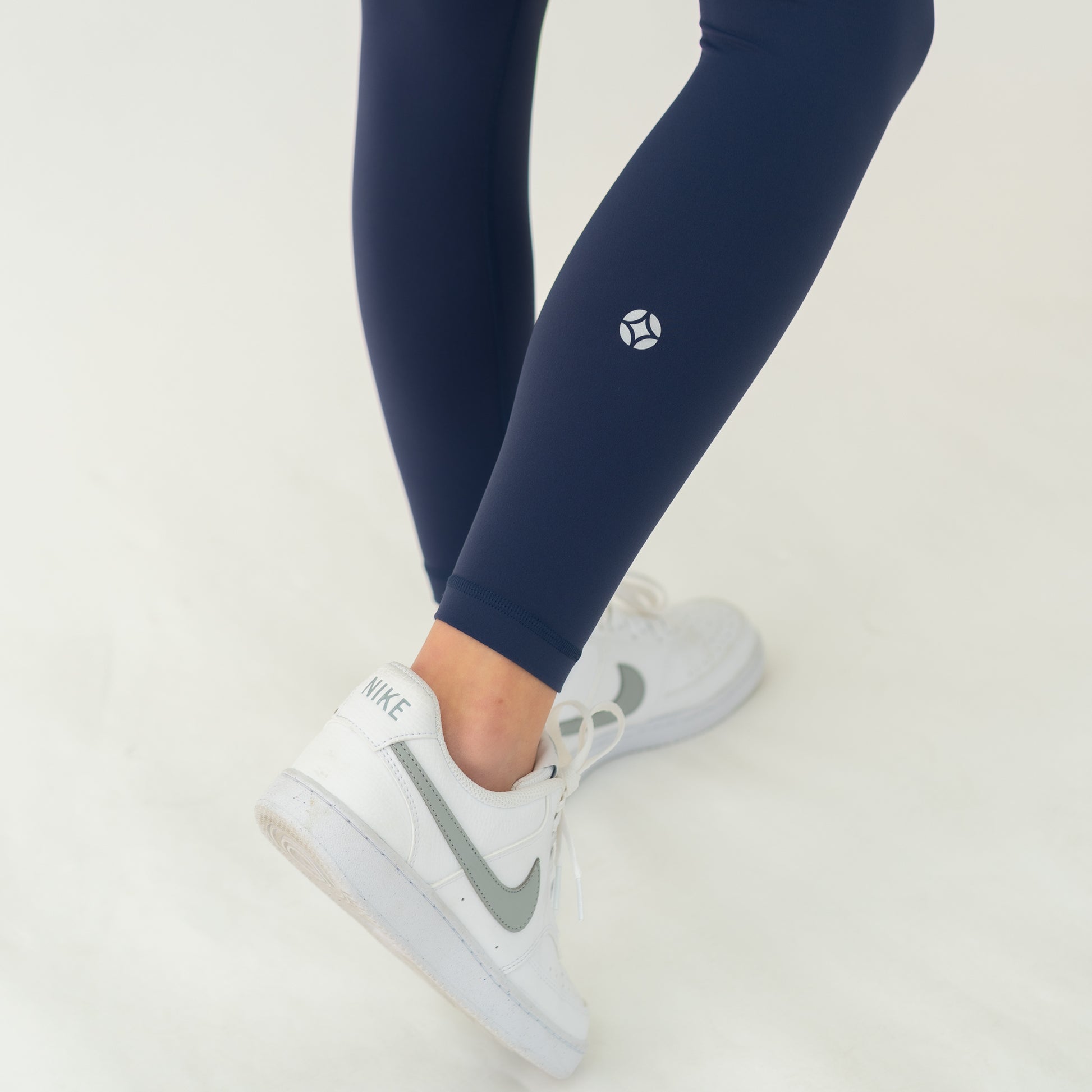 The Empower Highwaist Leggings (Navy) - Motier Lafayette 