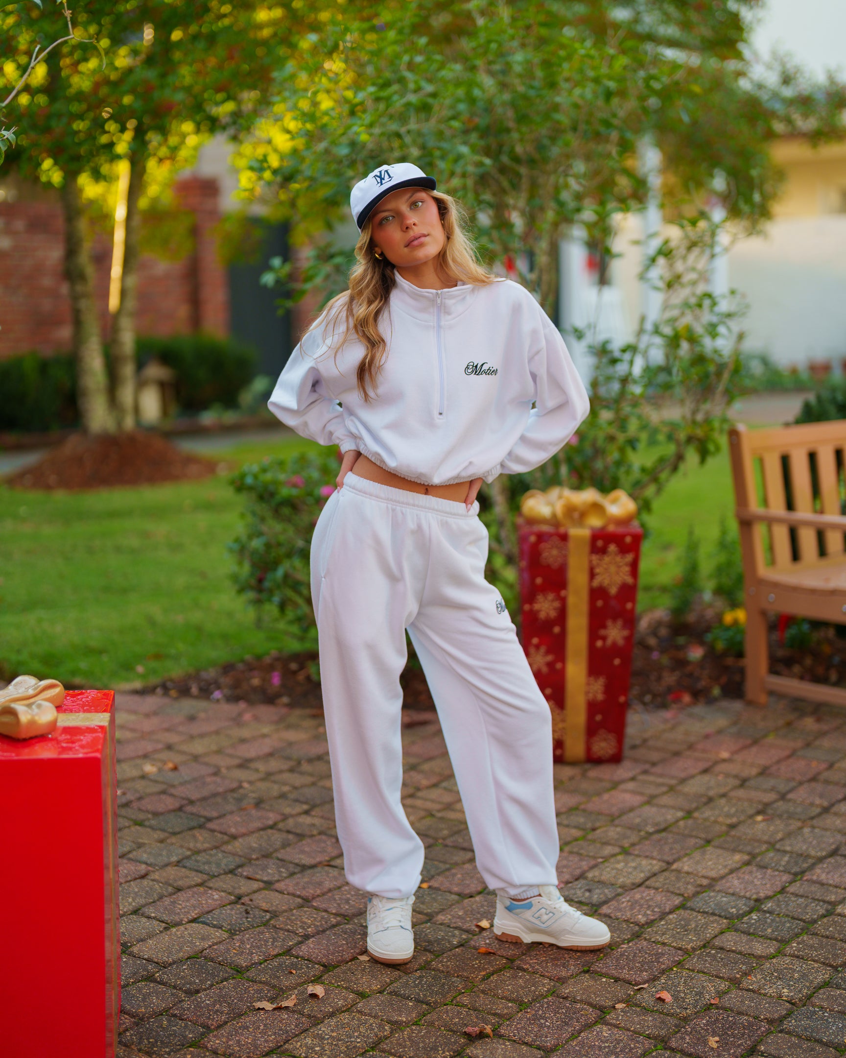 Grand Script Luxe Sweatpants (White)